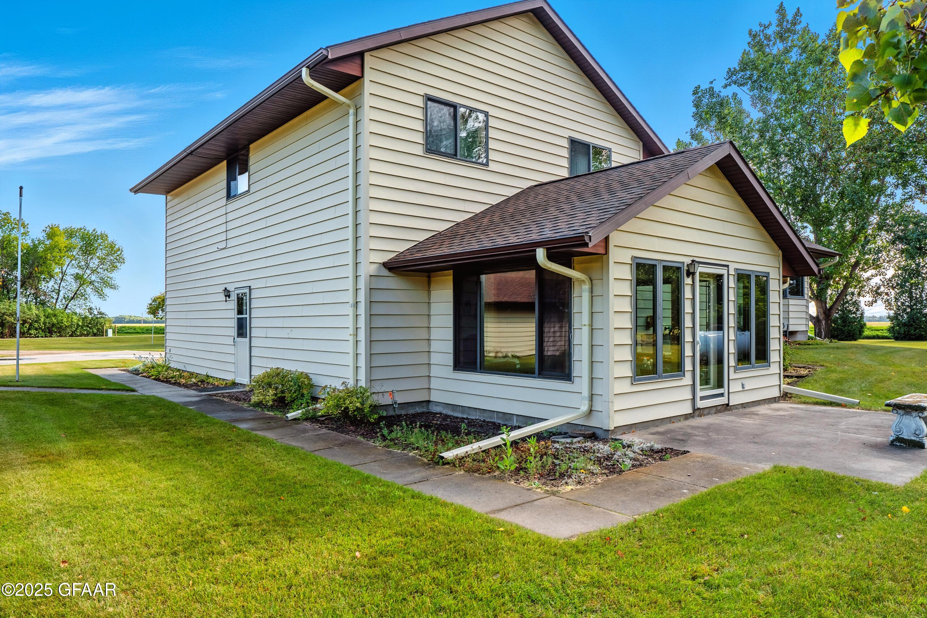 property viewer photo 35