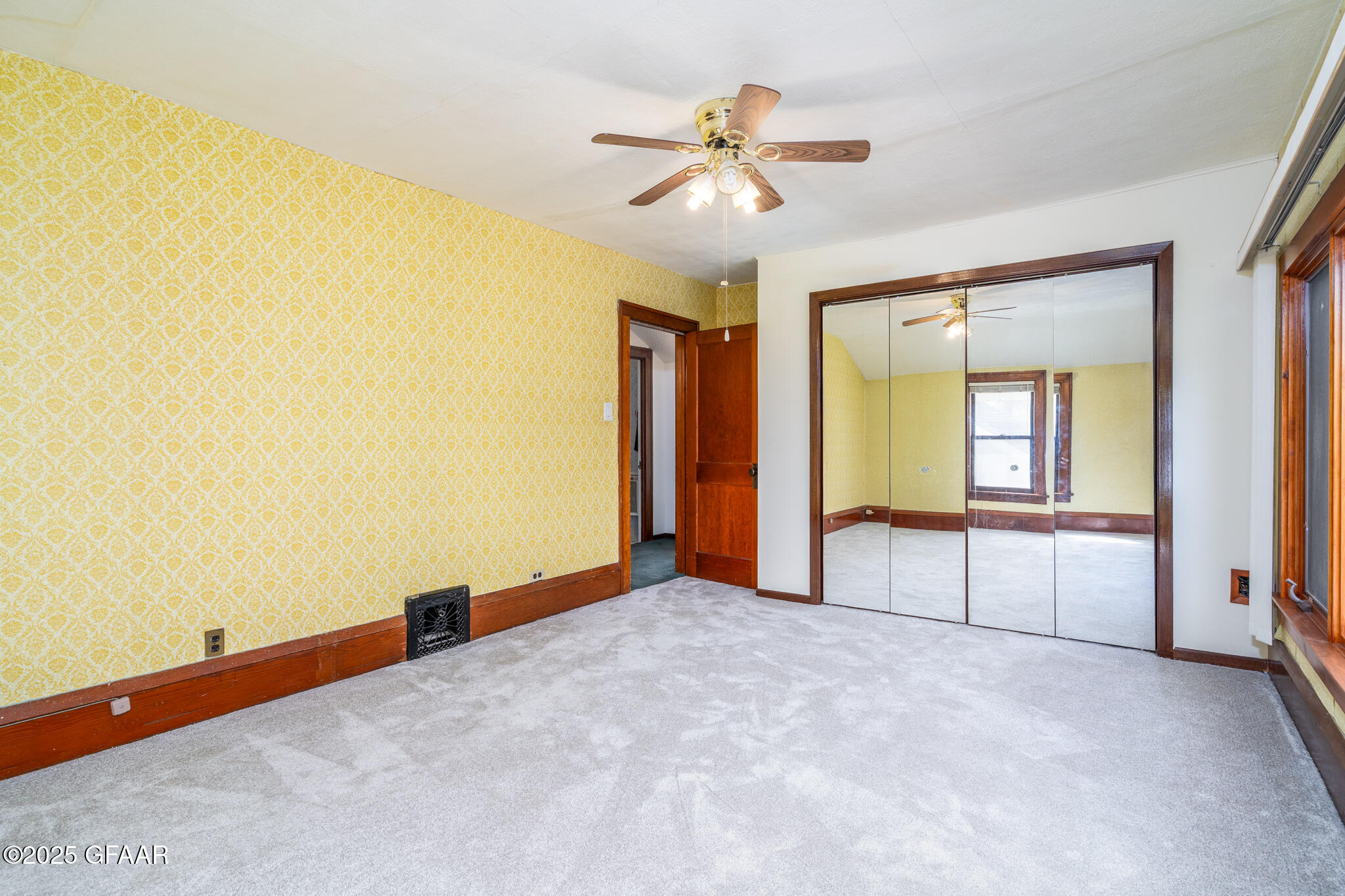 property viewer photo 18