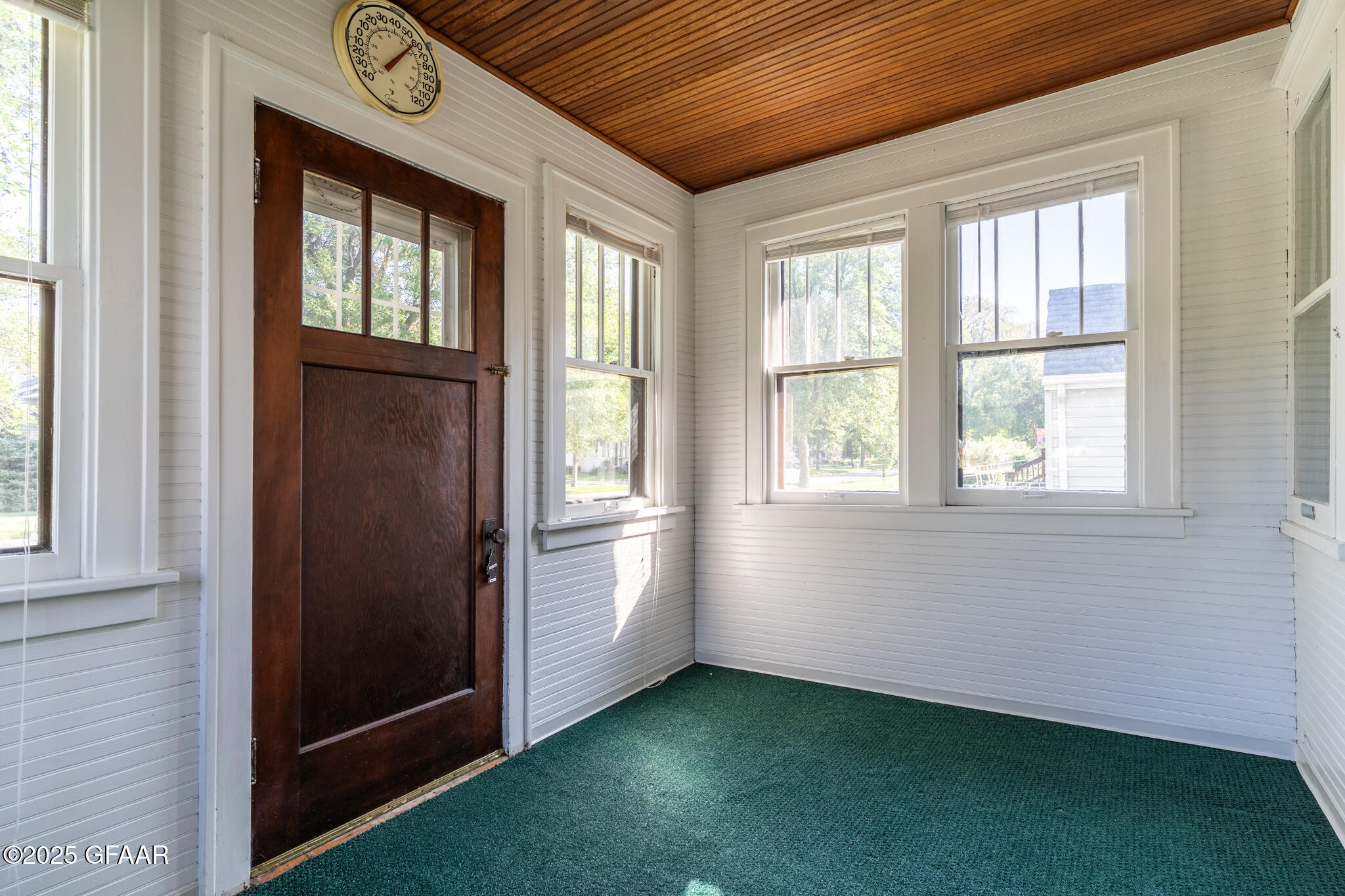 property viewer photo 2