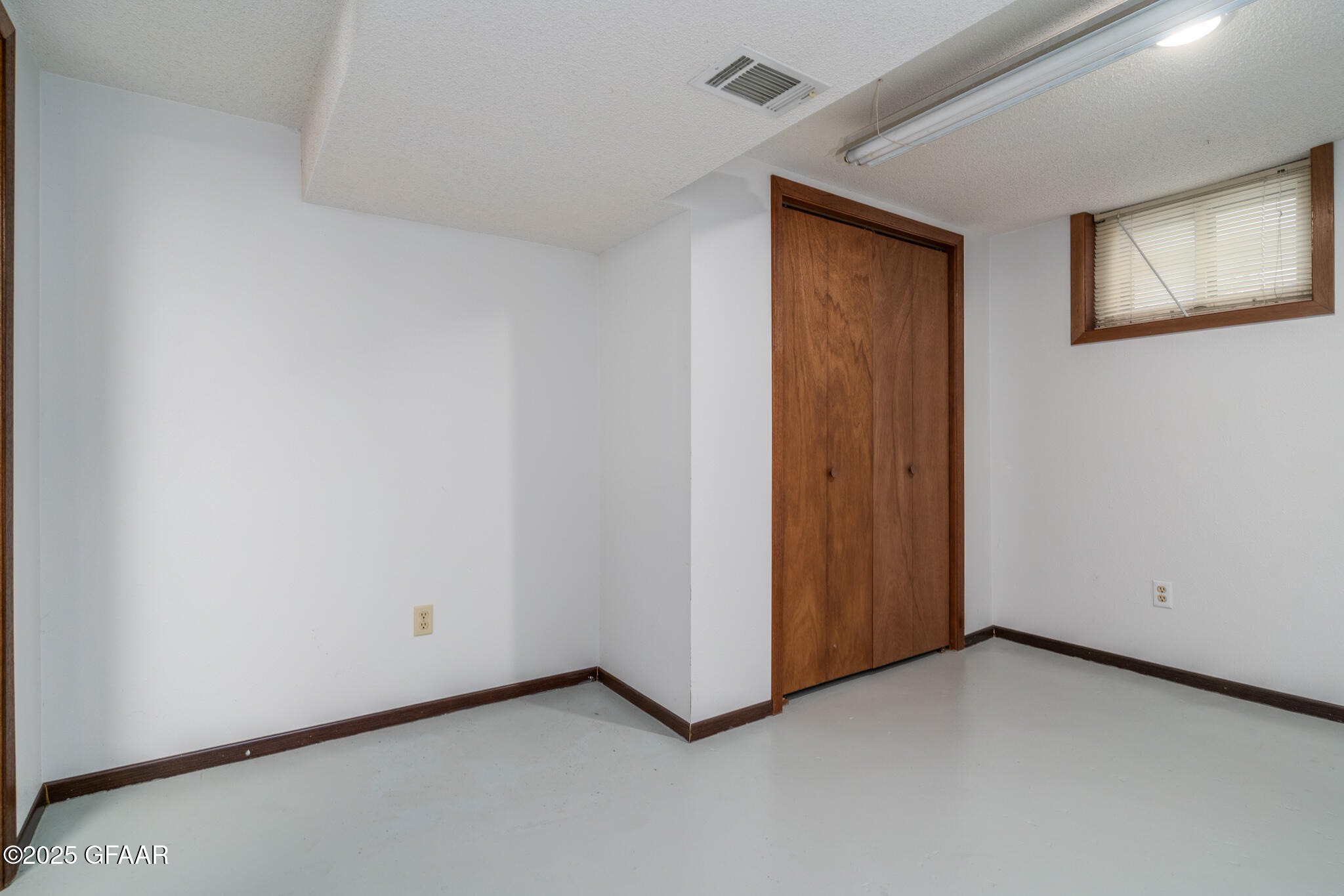 property viewer photo 23