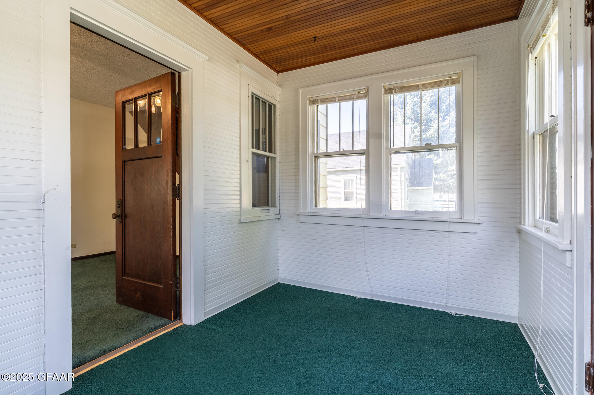 property viewer photo 3