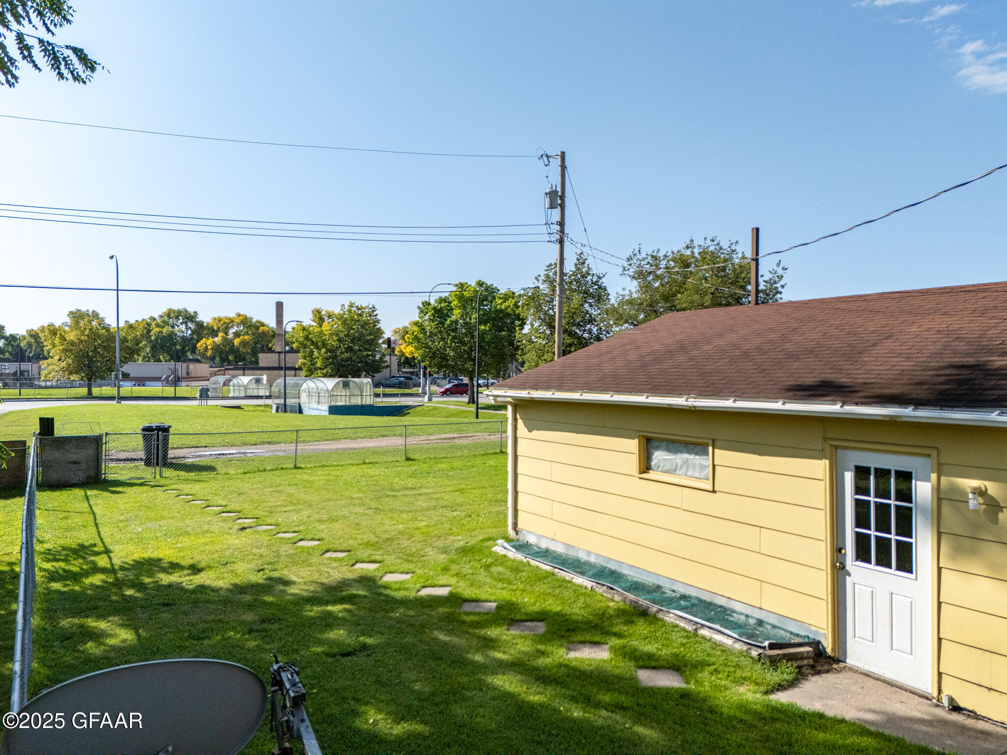 property viewer photo 40