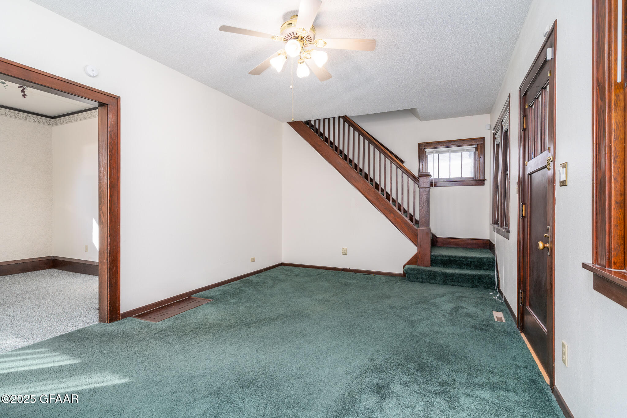property viewer photo 5