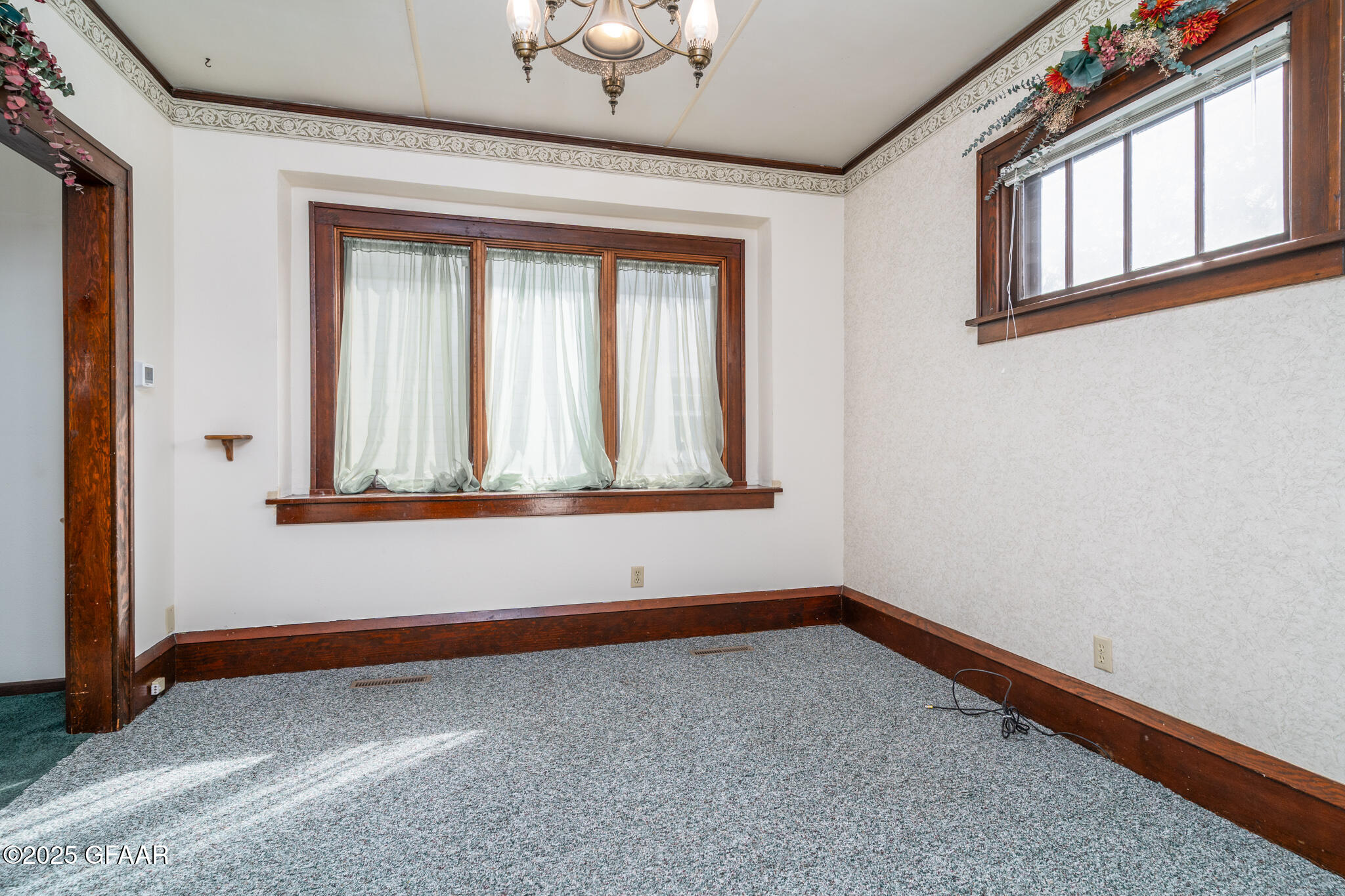 property viewer photo 9