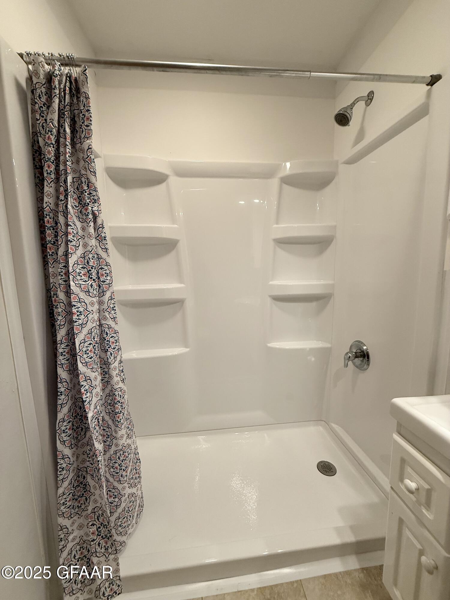 property viewer photo 14