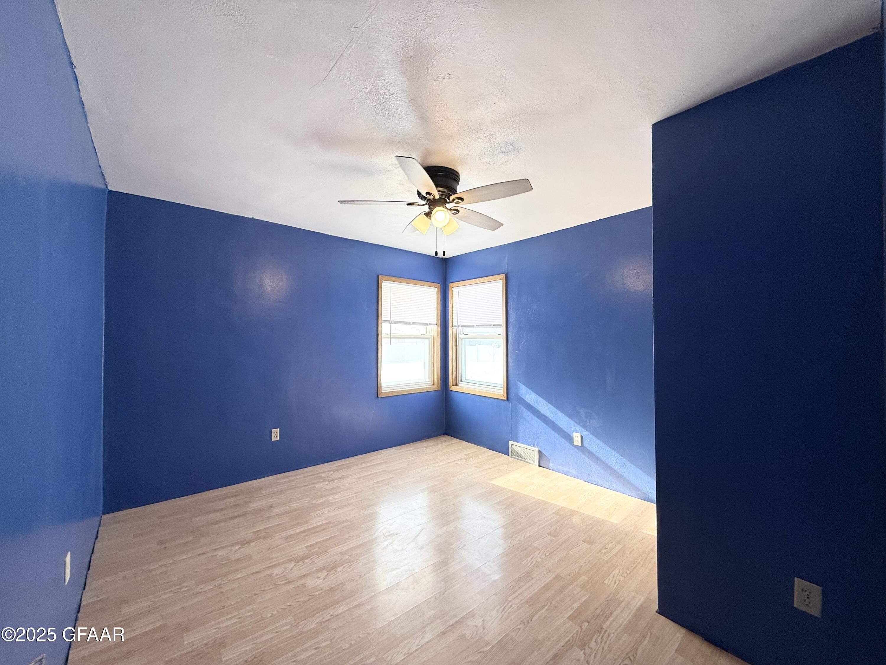 property viewer photo 18