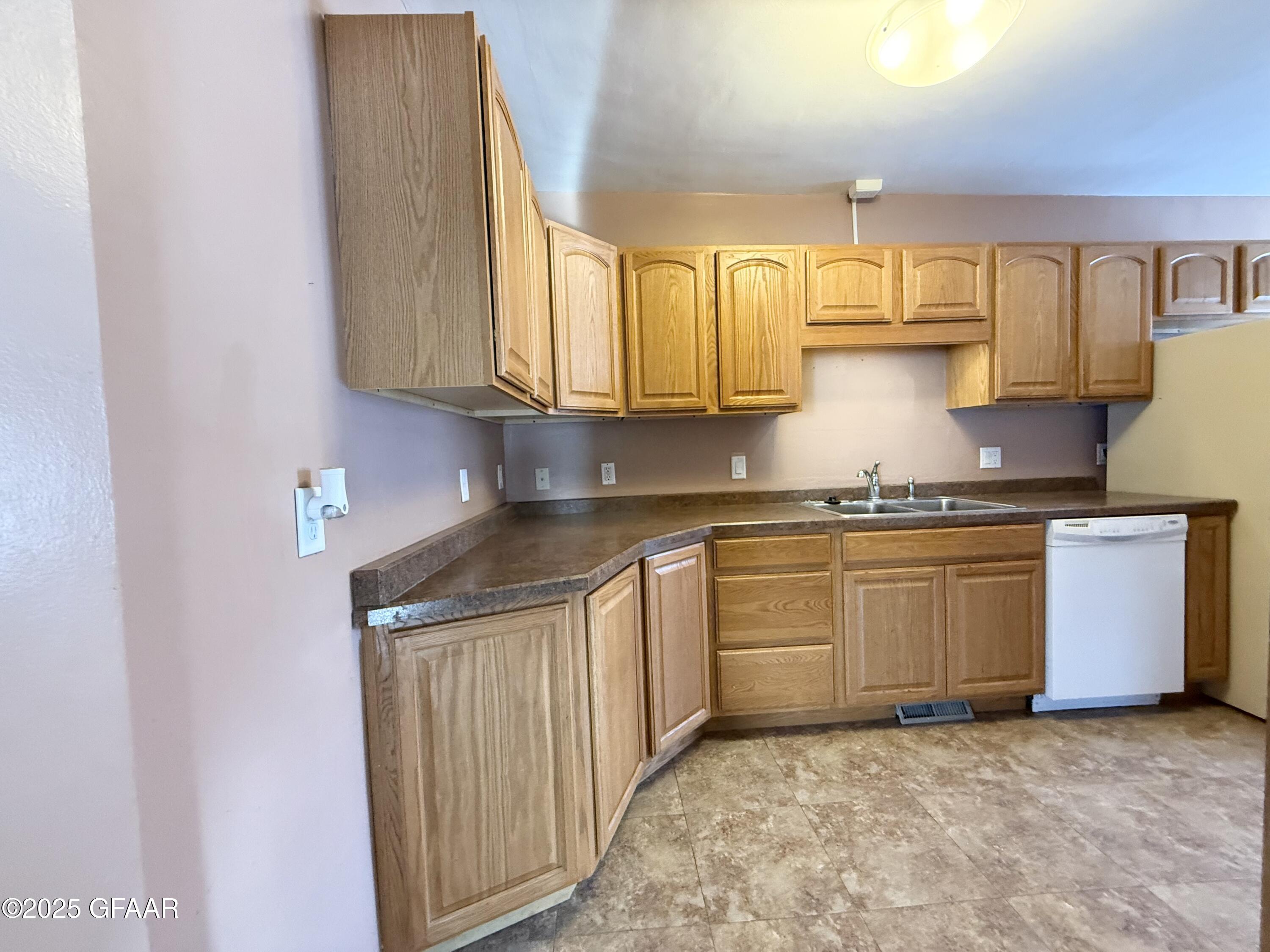 property viewer photo 20