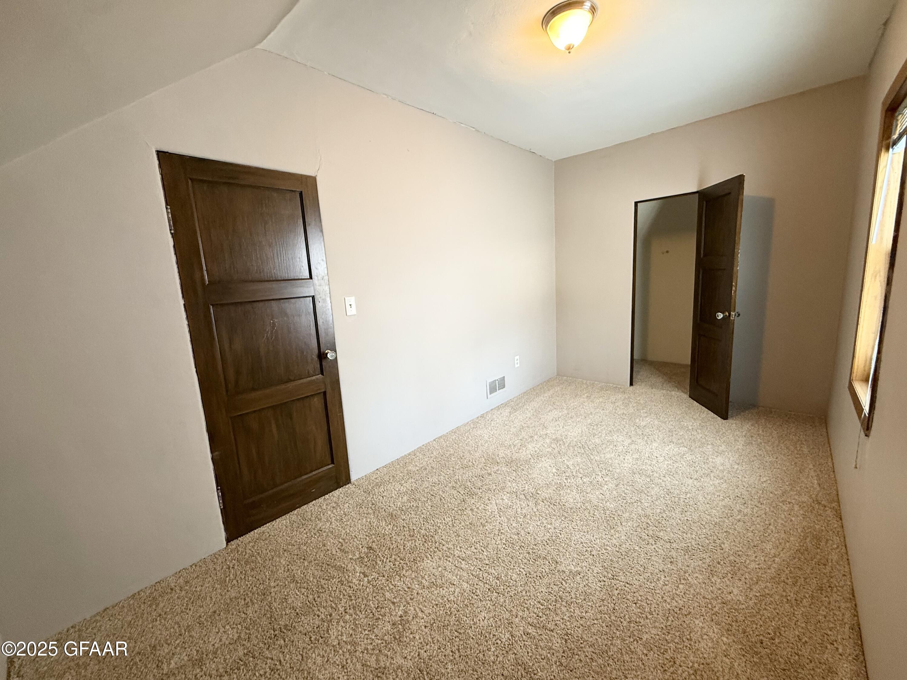 property viewer photo 25