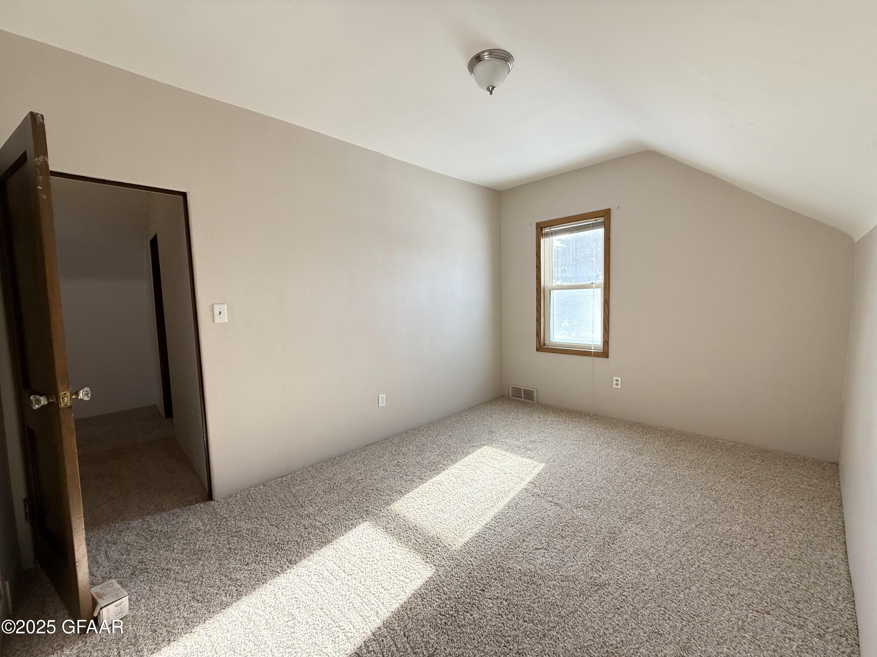 property viewer photo 27