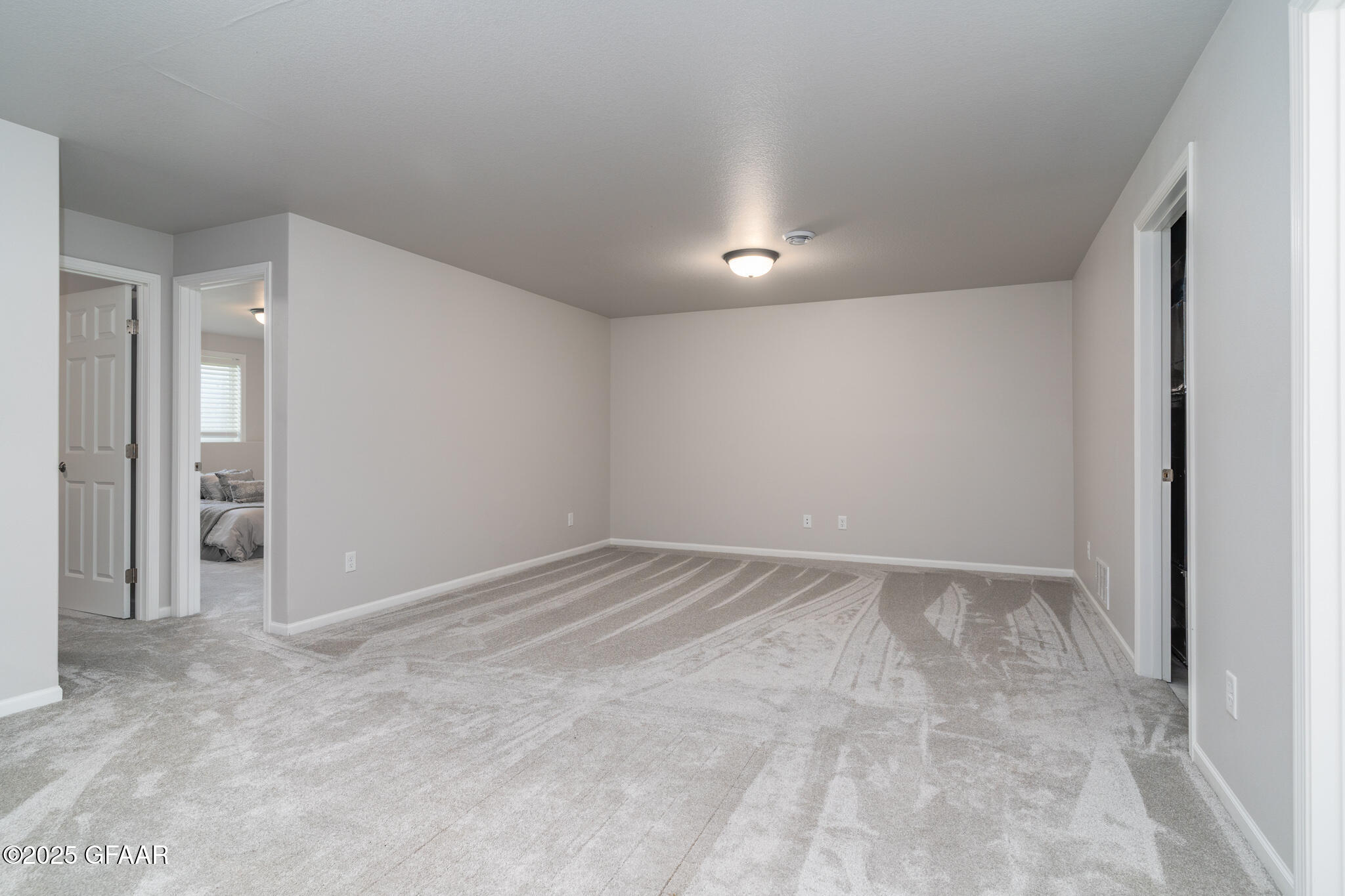 property viewer photo 13