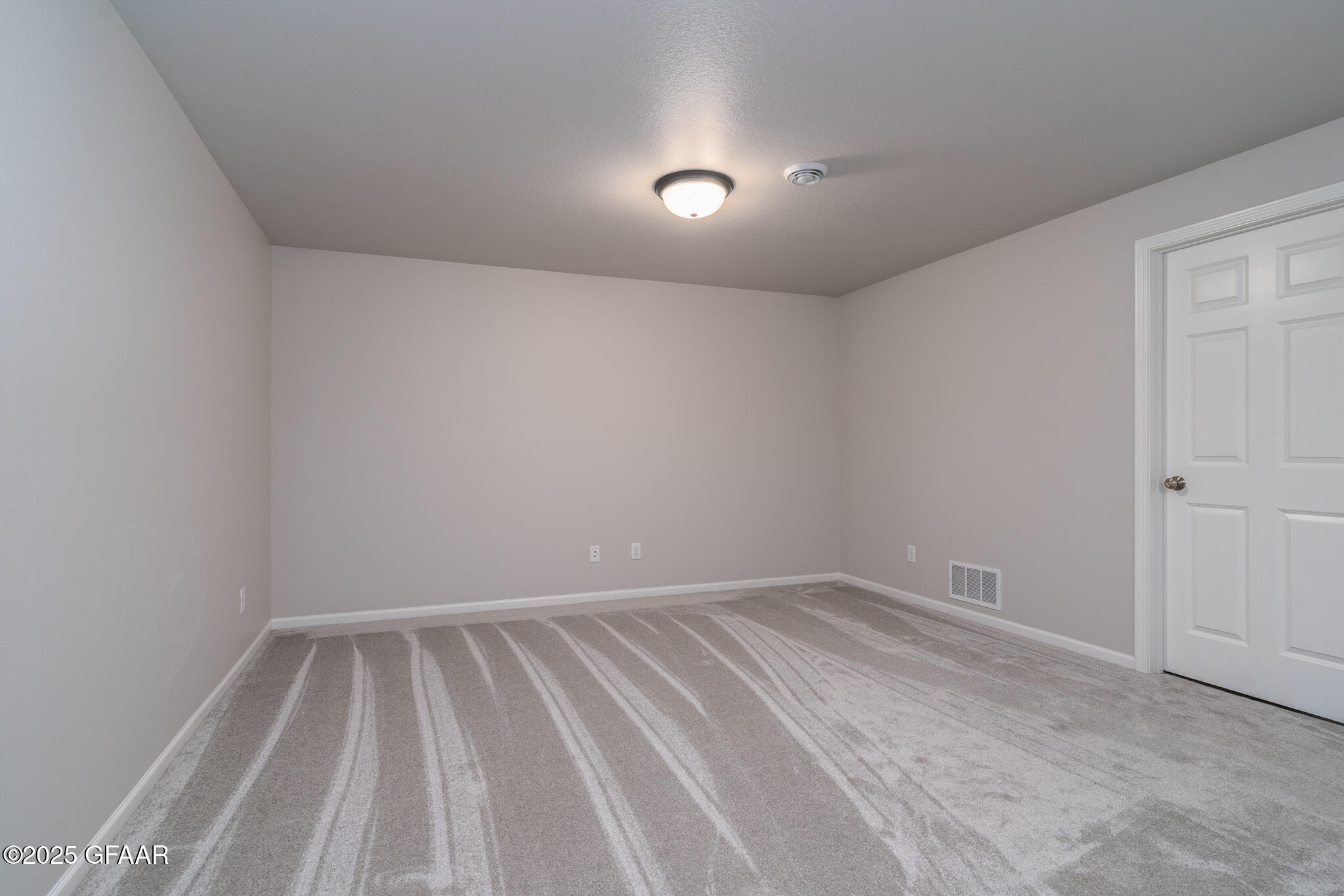 property viewer photo 16