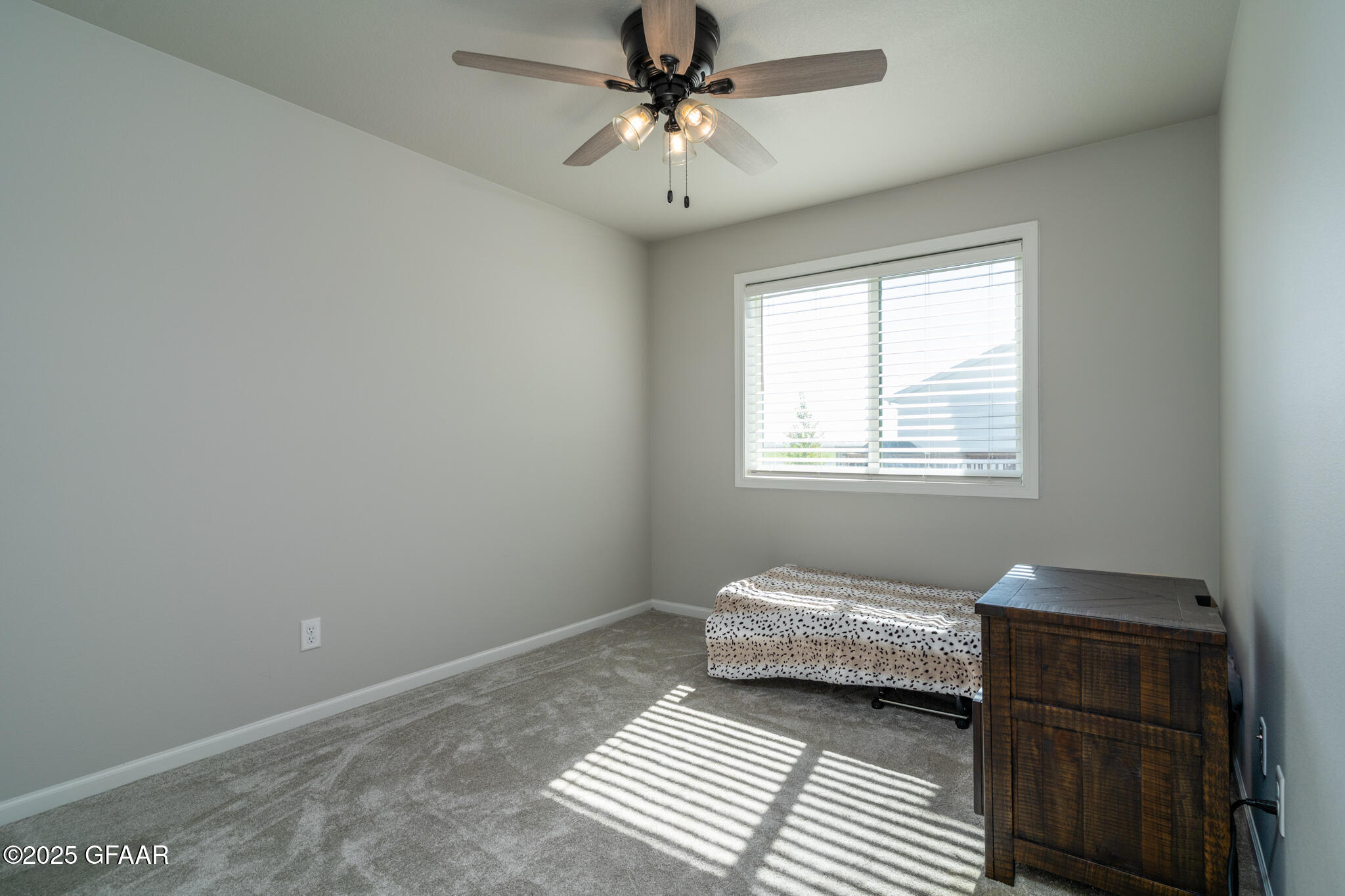 property viewer photo 23