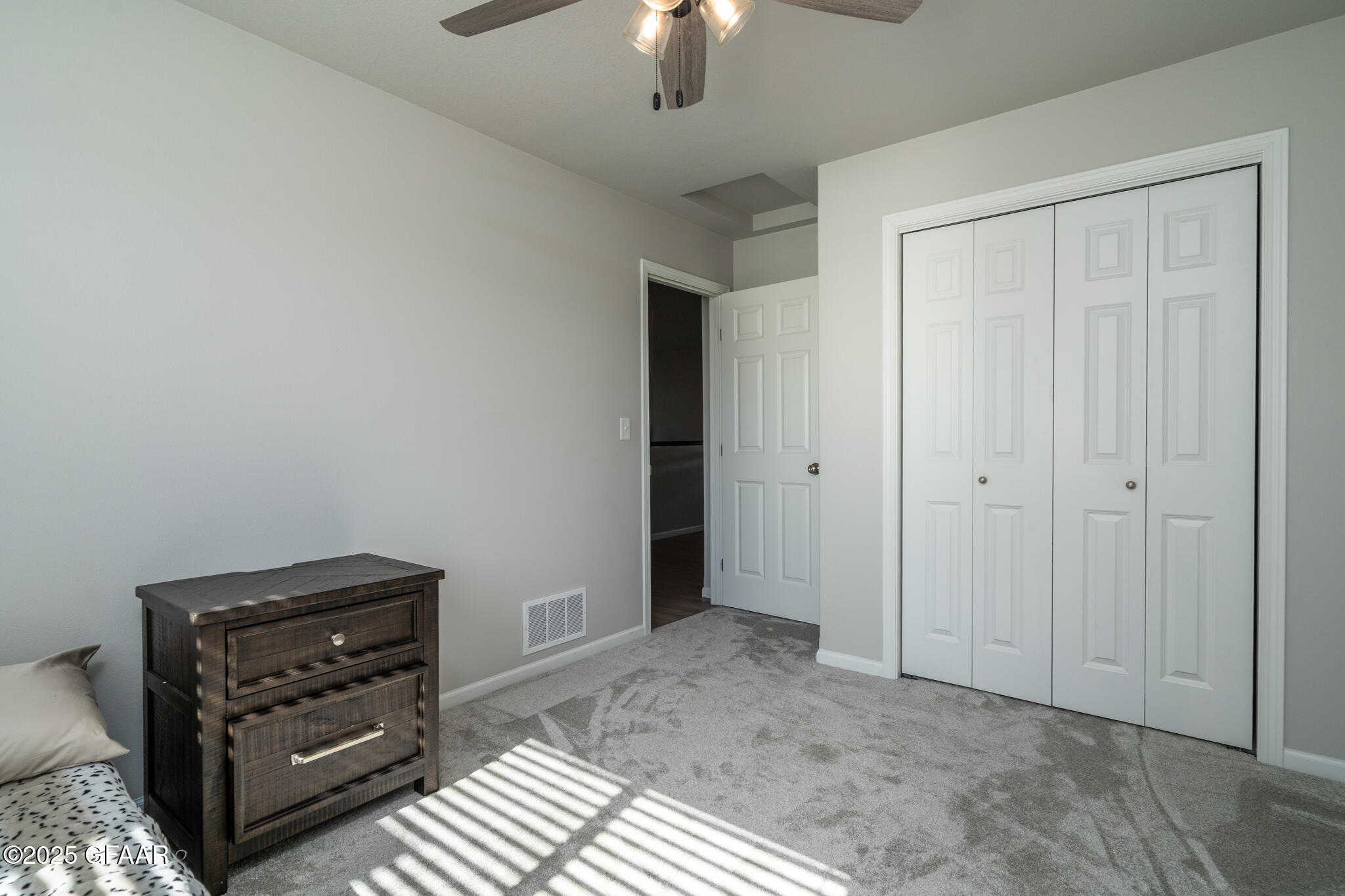 property viewer photo 24