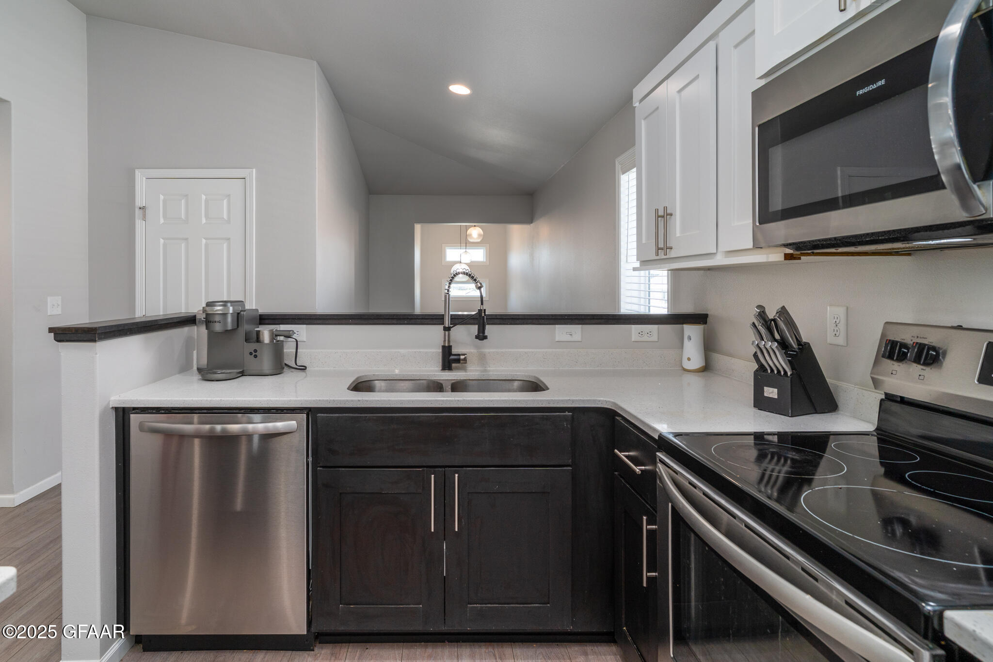 property viewer photo 4