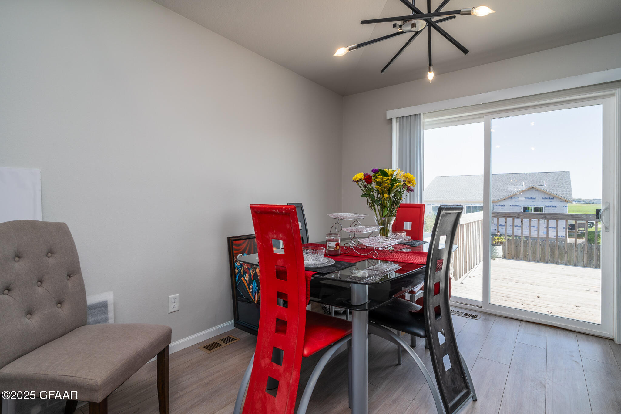 property viewer photo 6