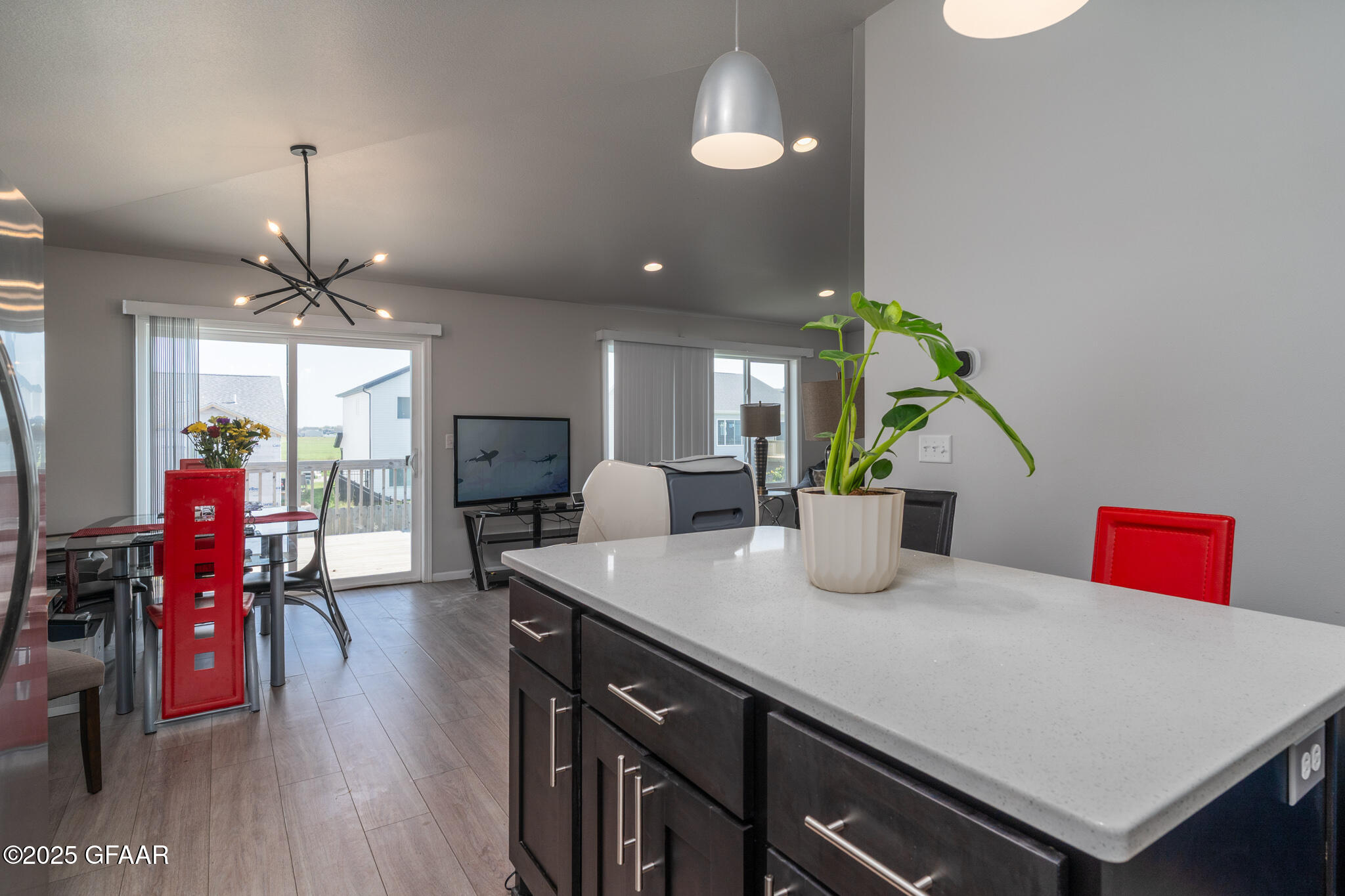 property viewer photo 7