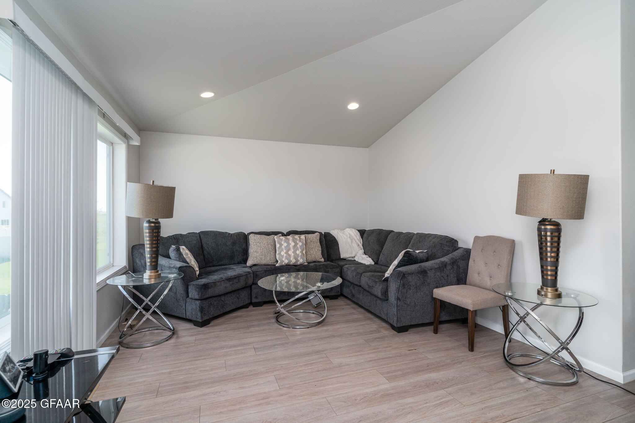 property viewer photo 8