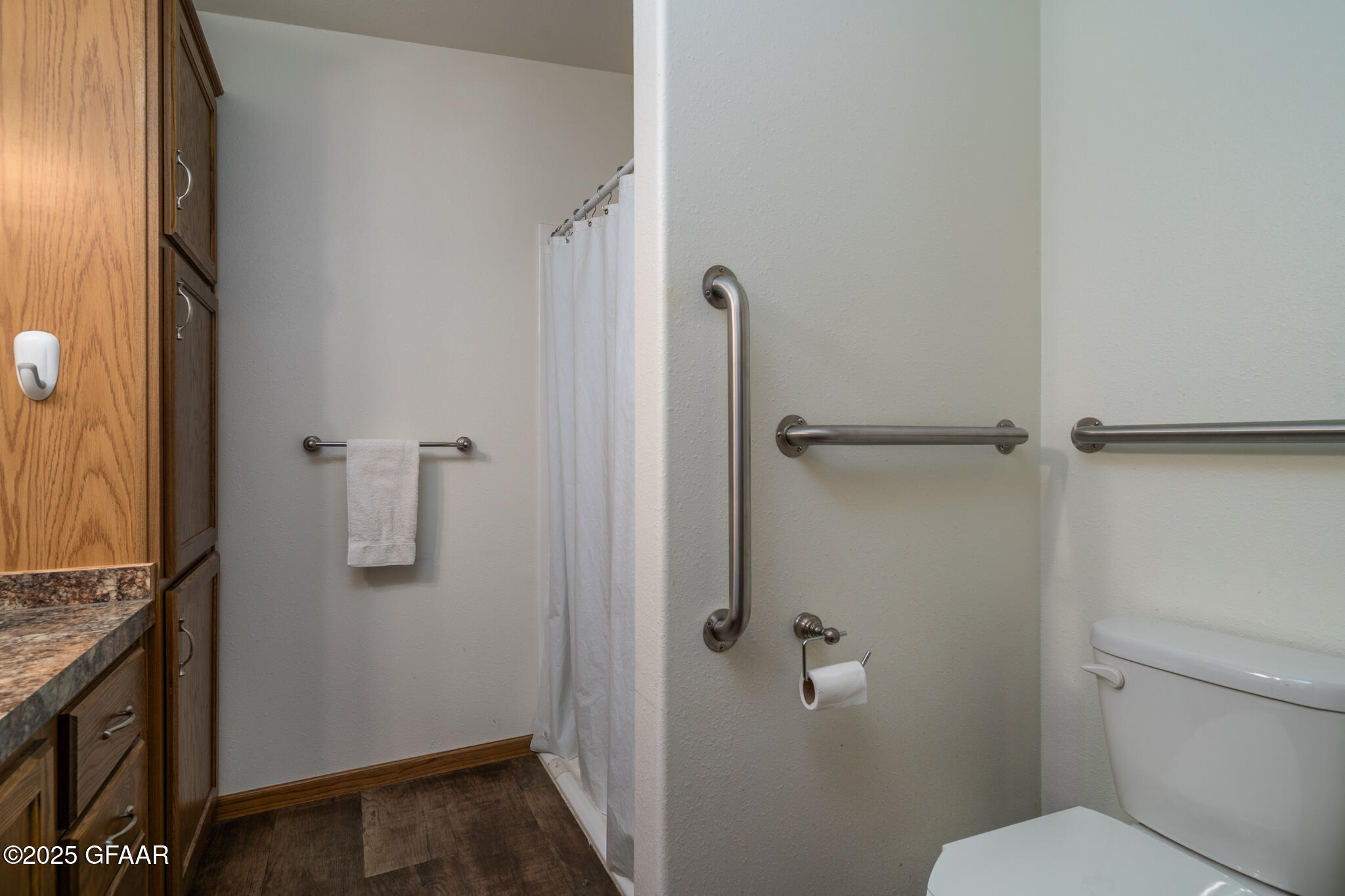 main property photo 24