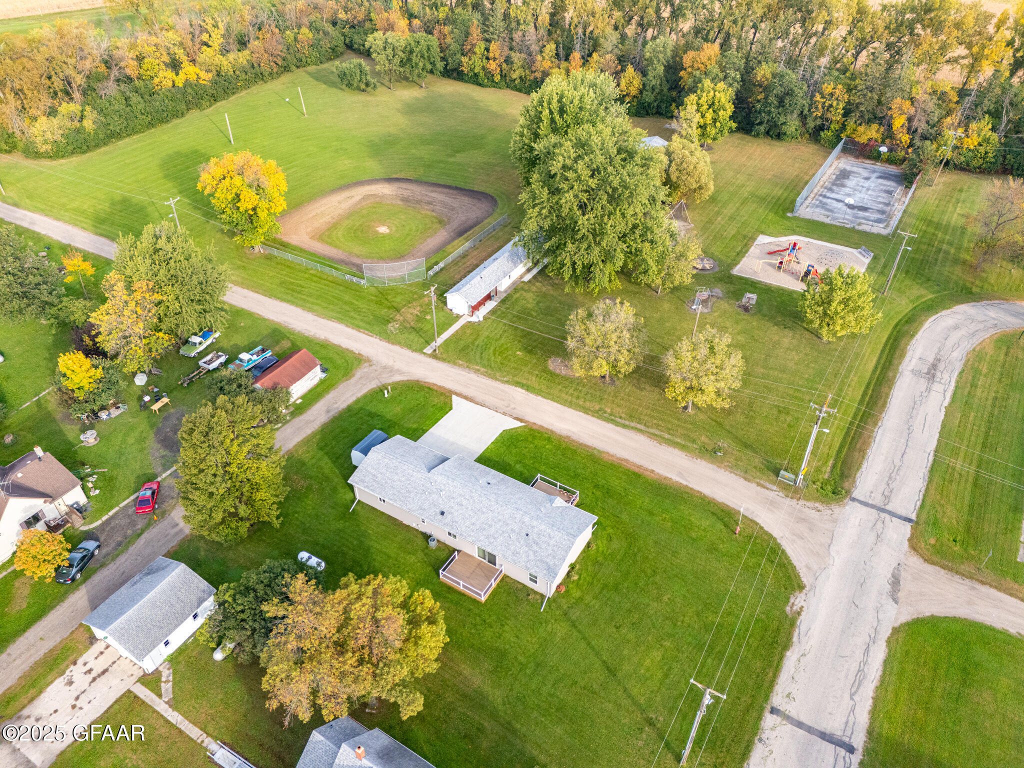 main property photo 6