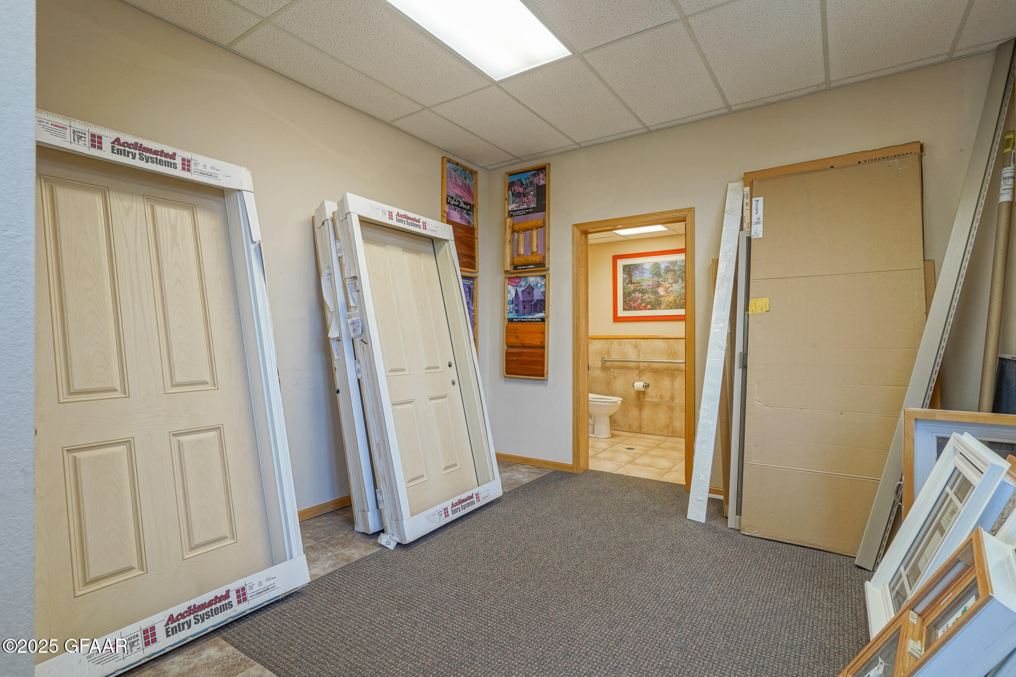 main property photo 17