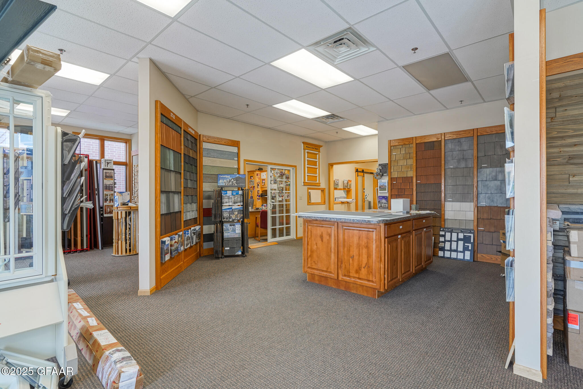 main property photo 6