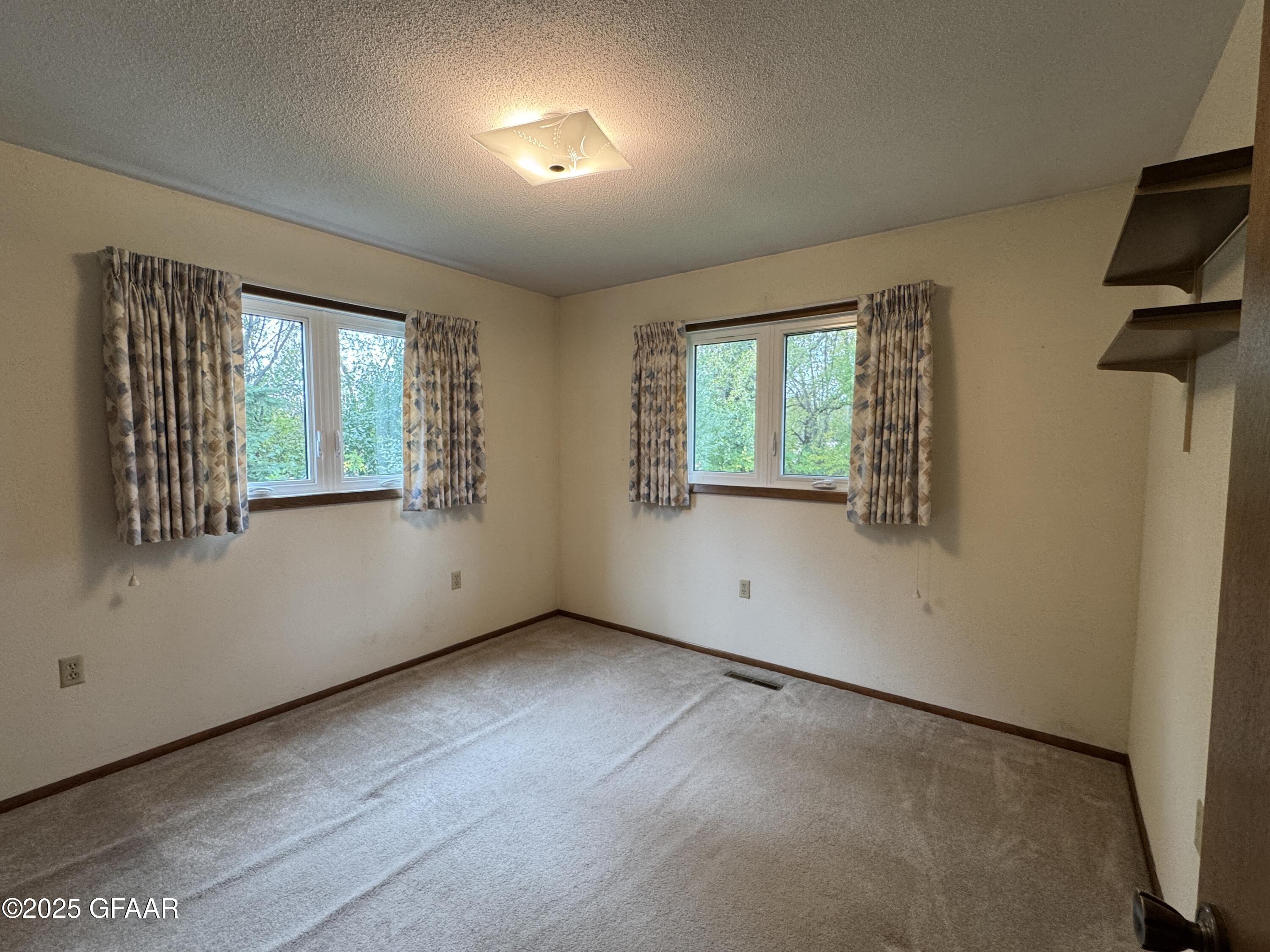property viewer photo 24