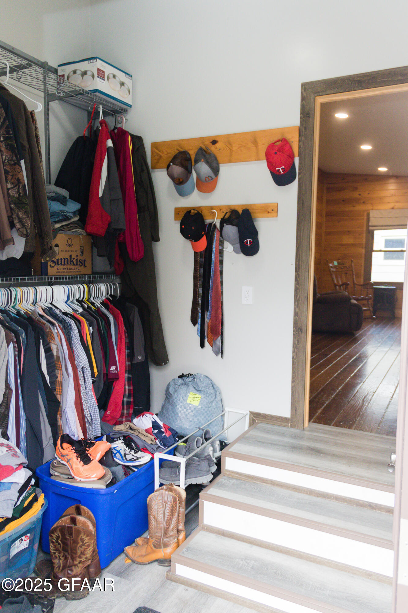 property viewer photo 10