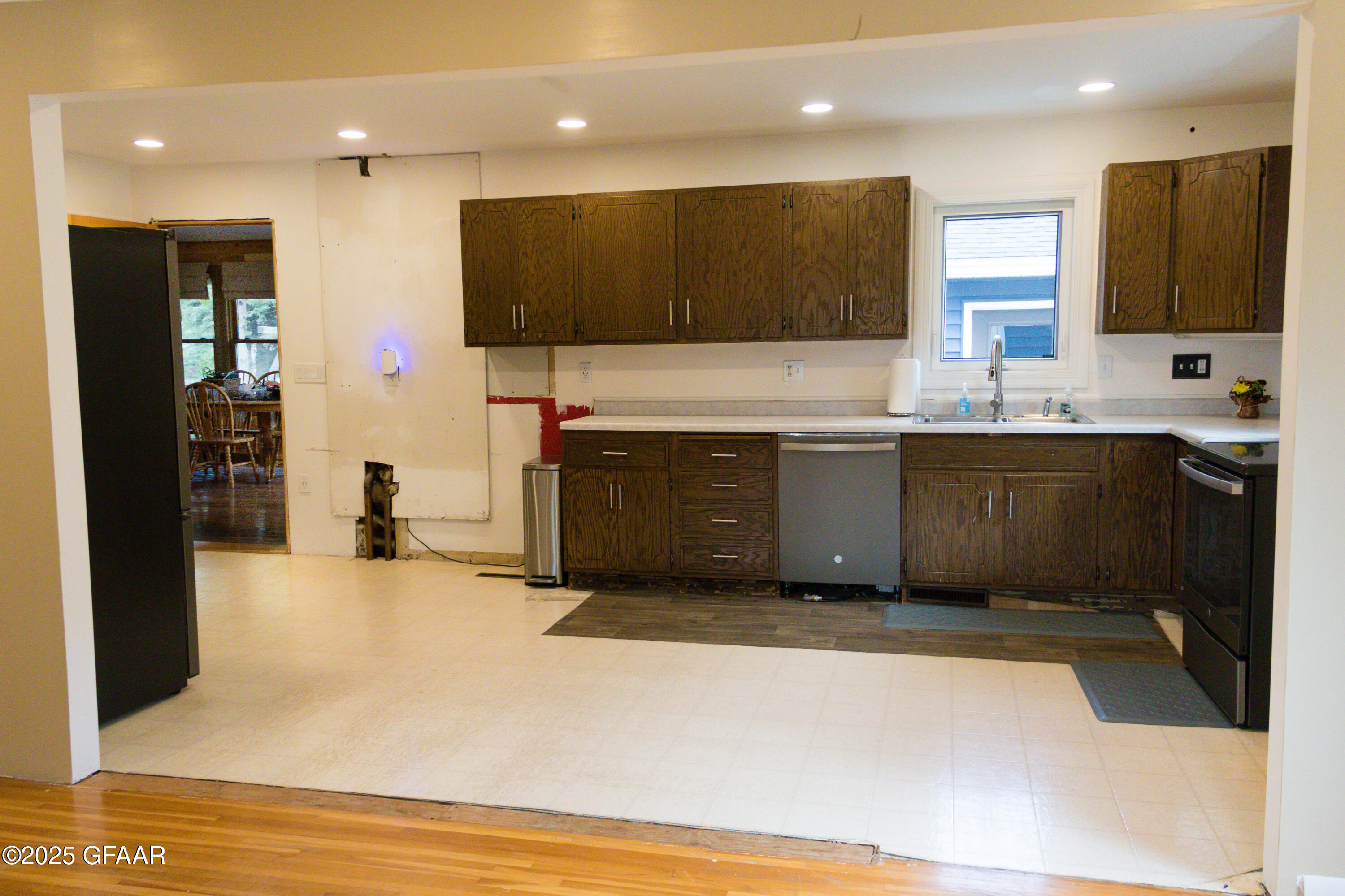 property viewer photo 17