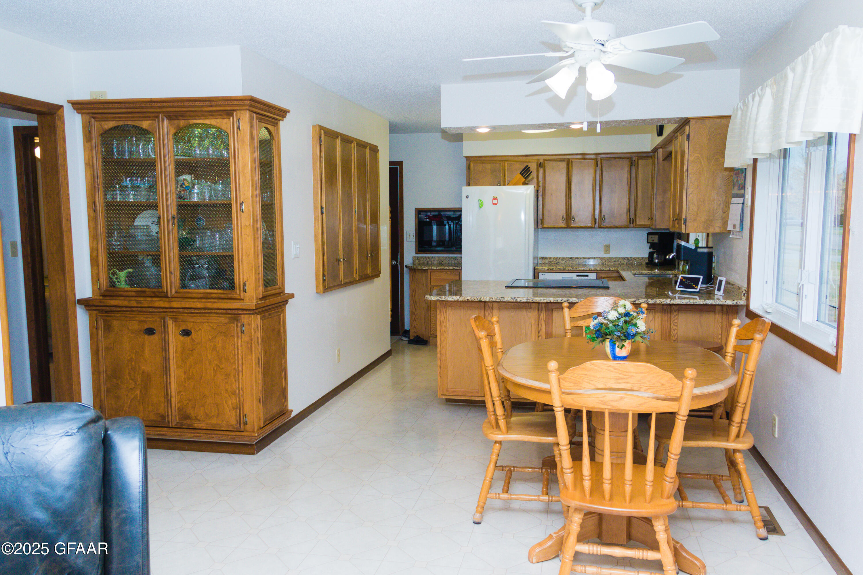 property viewer photo 10