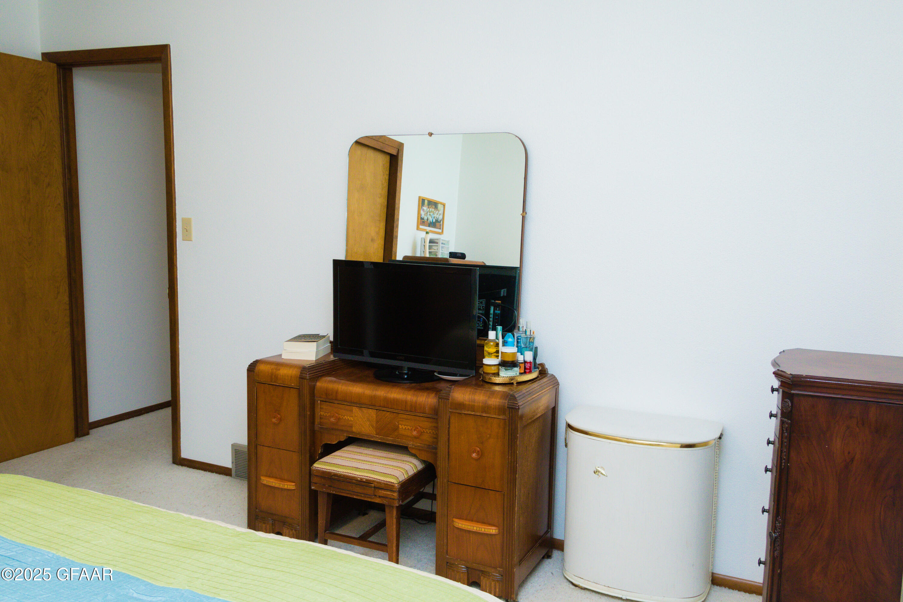 property viewer photo 14