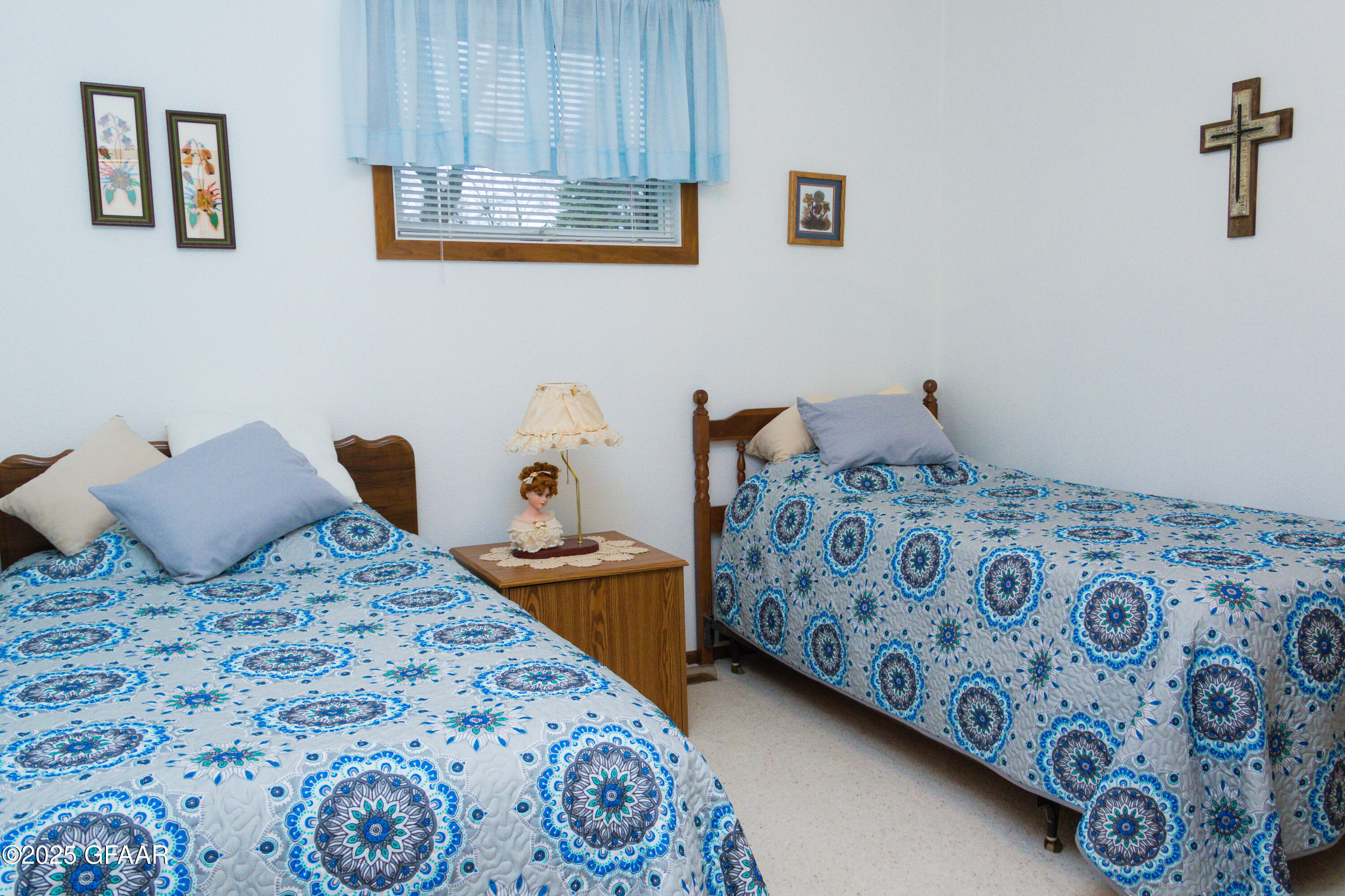 property viewer photo 16