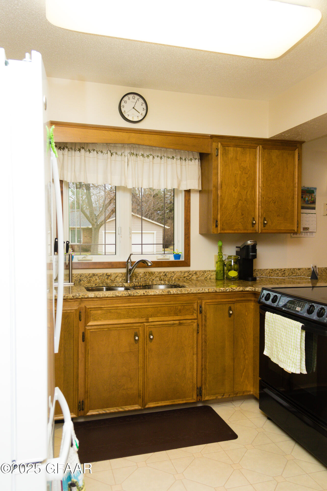 property viewer photo 2