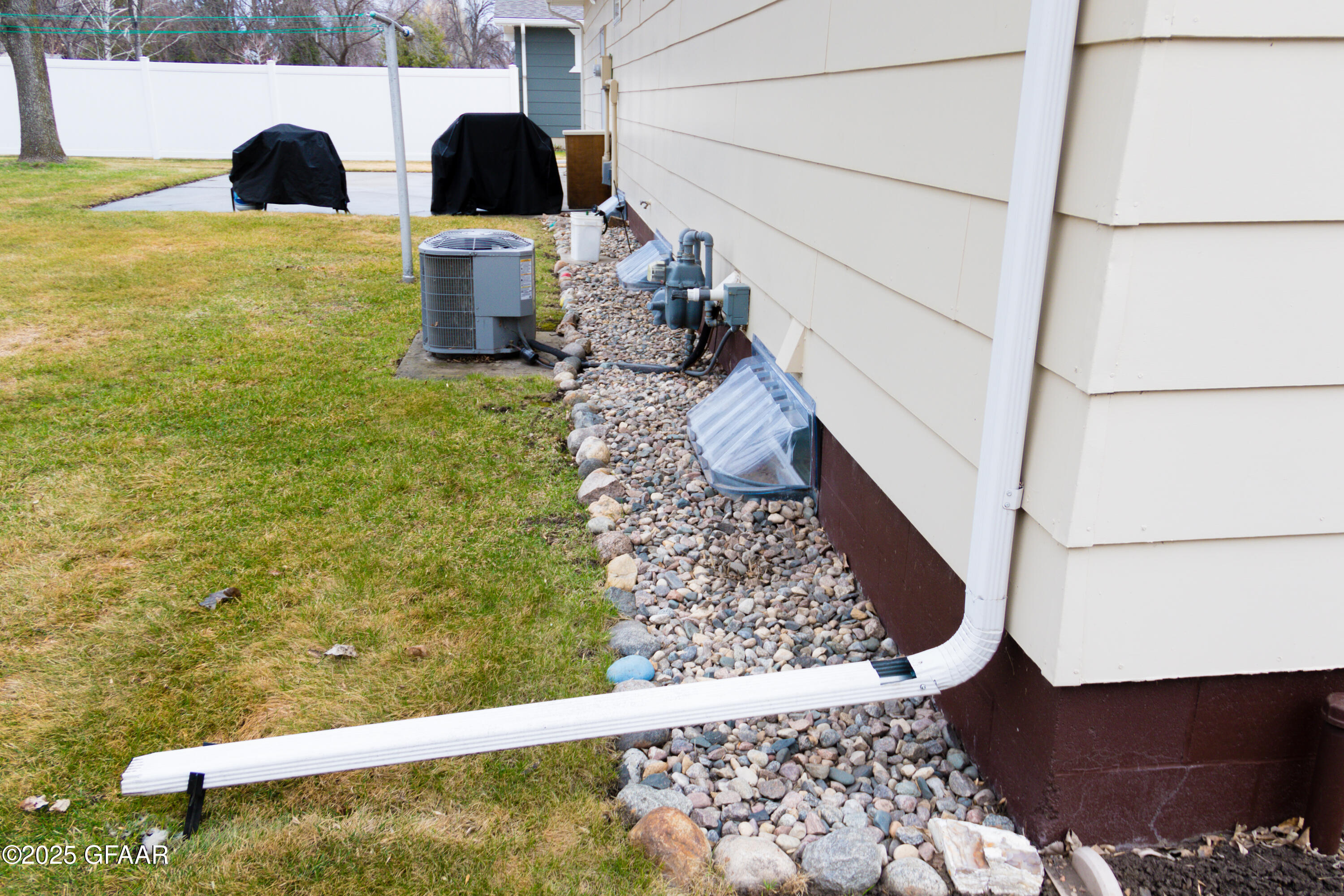 property viewer photo 57