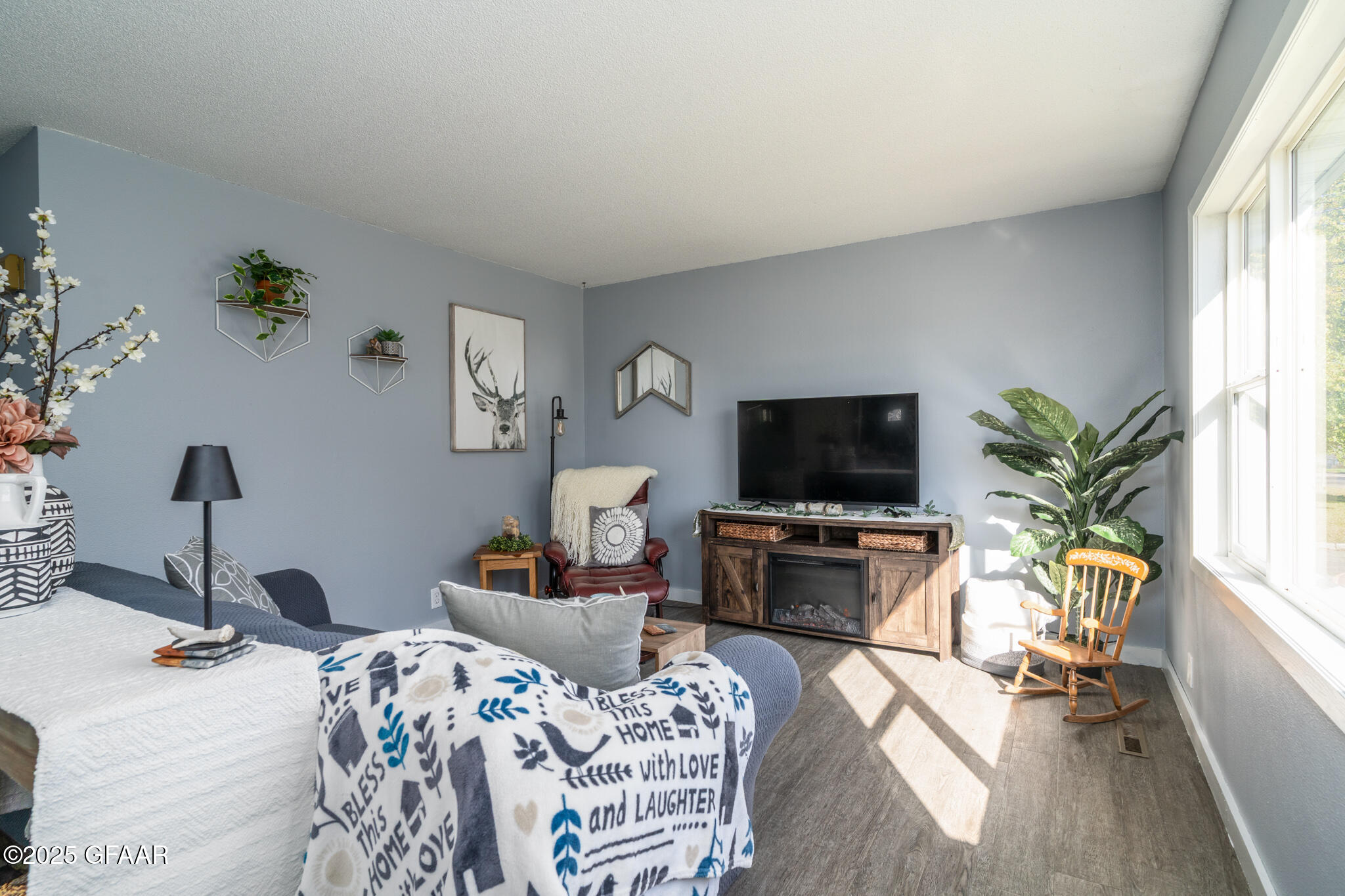 property viewer photo 2