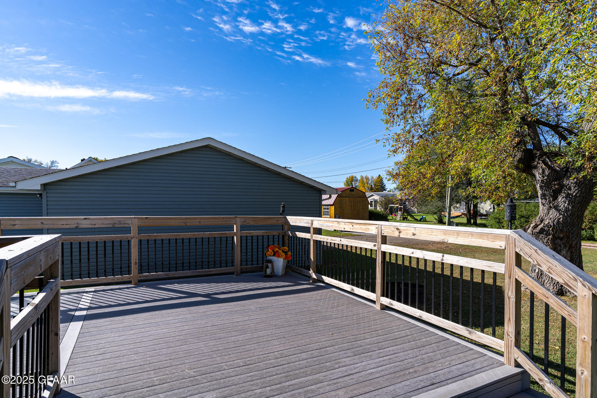 property viewer photo 25