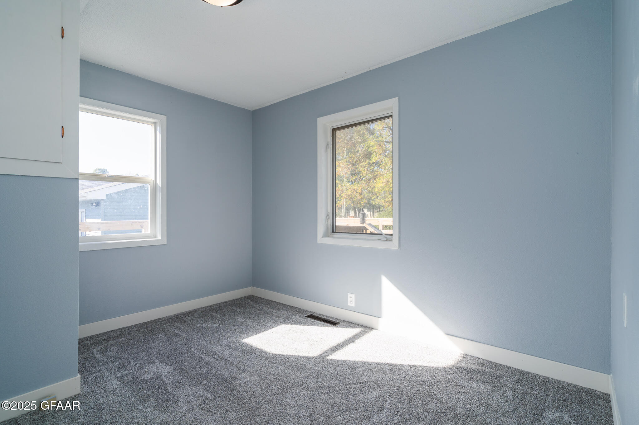 property viewer photo 8