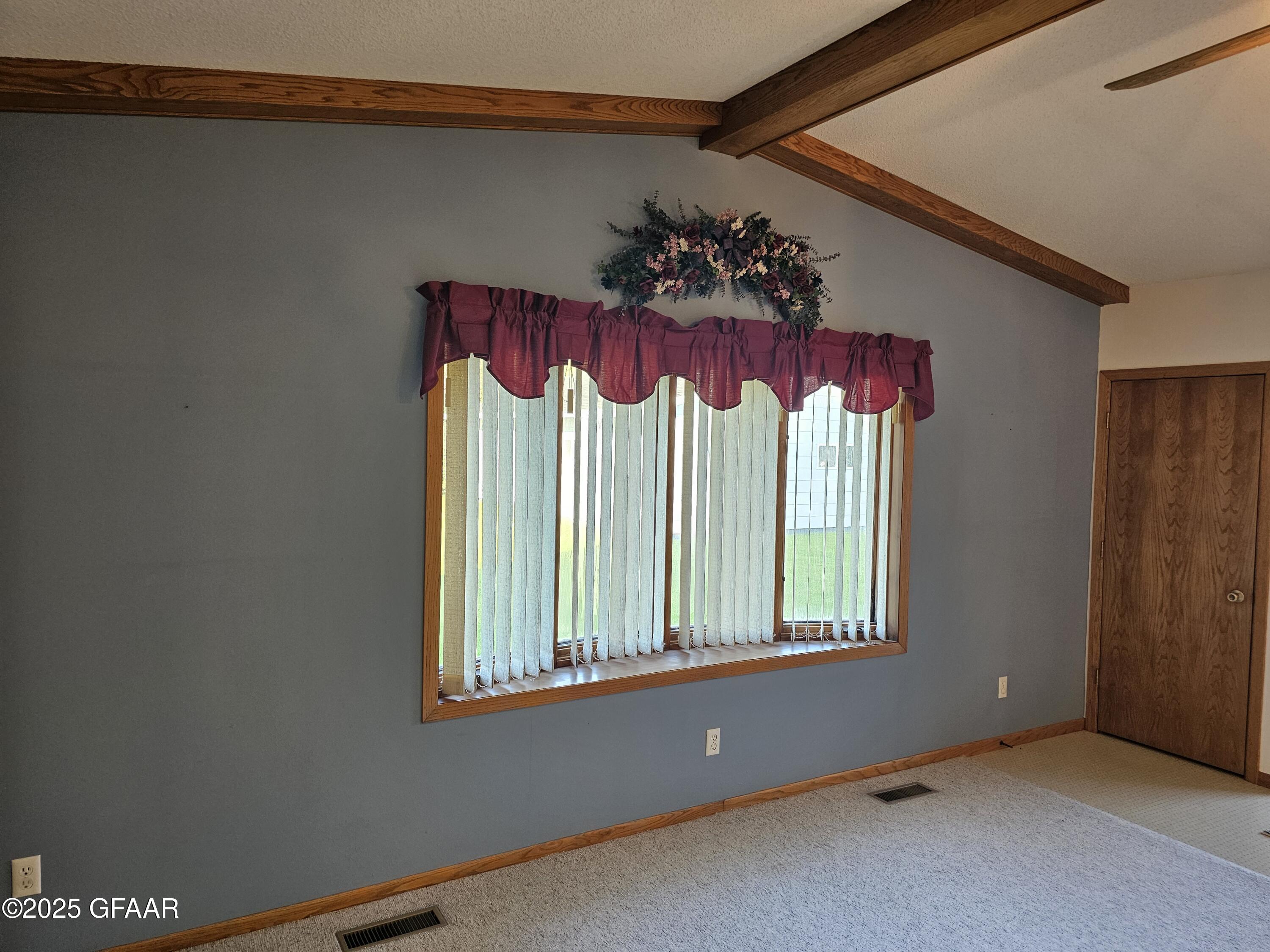 property viewer photo 13