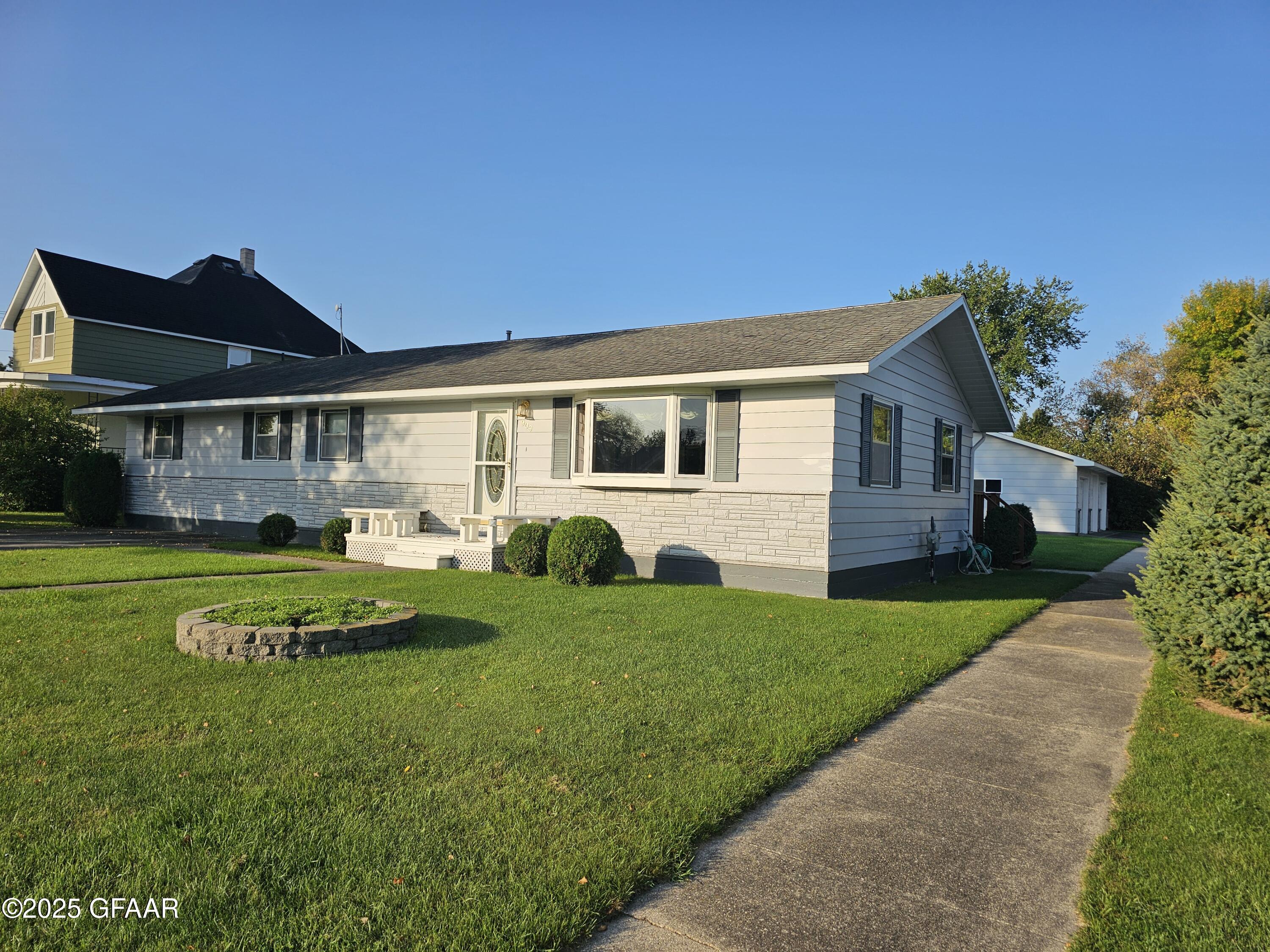 property viewer photo 2