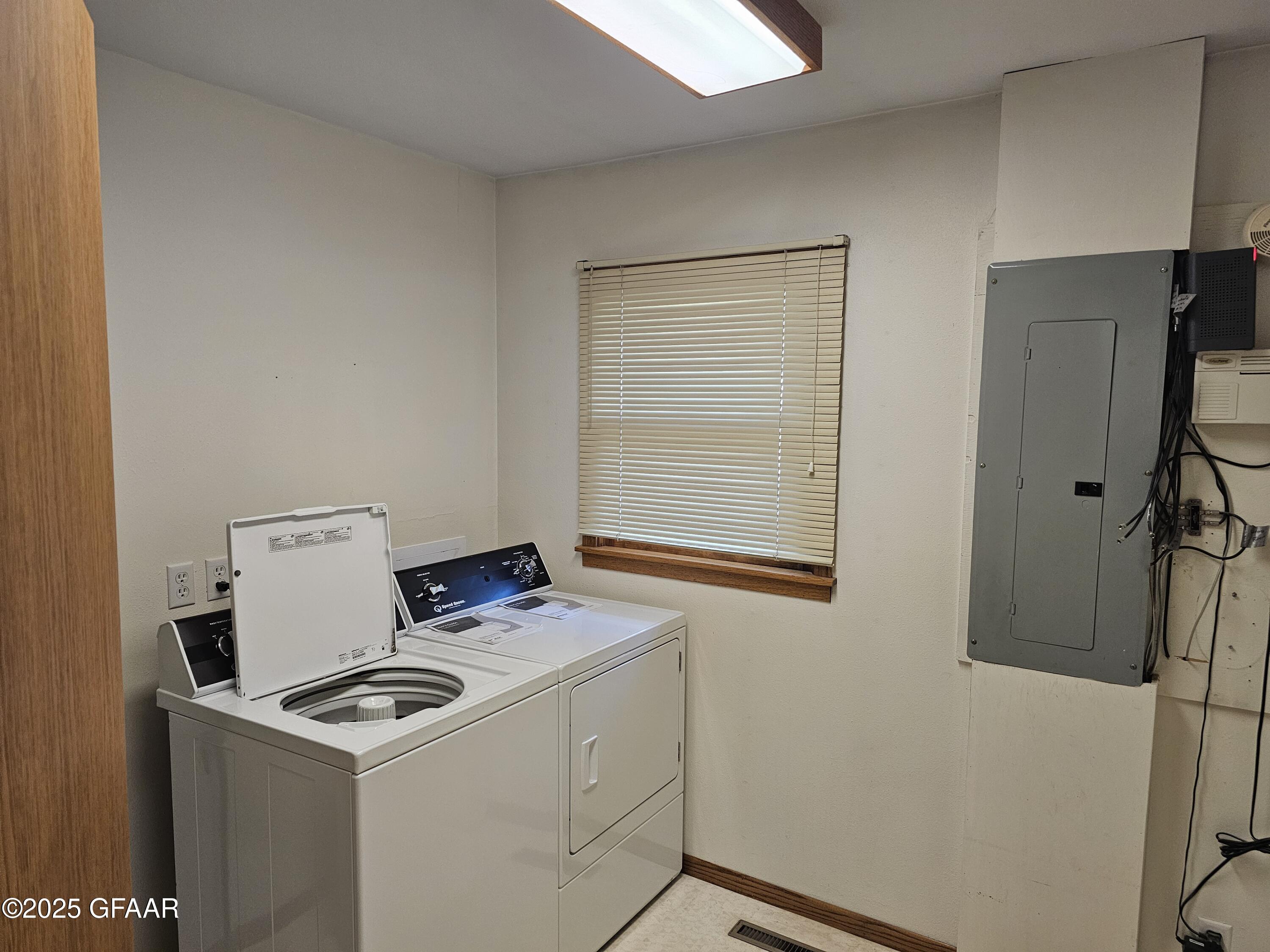 property viewer photo 25