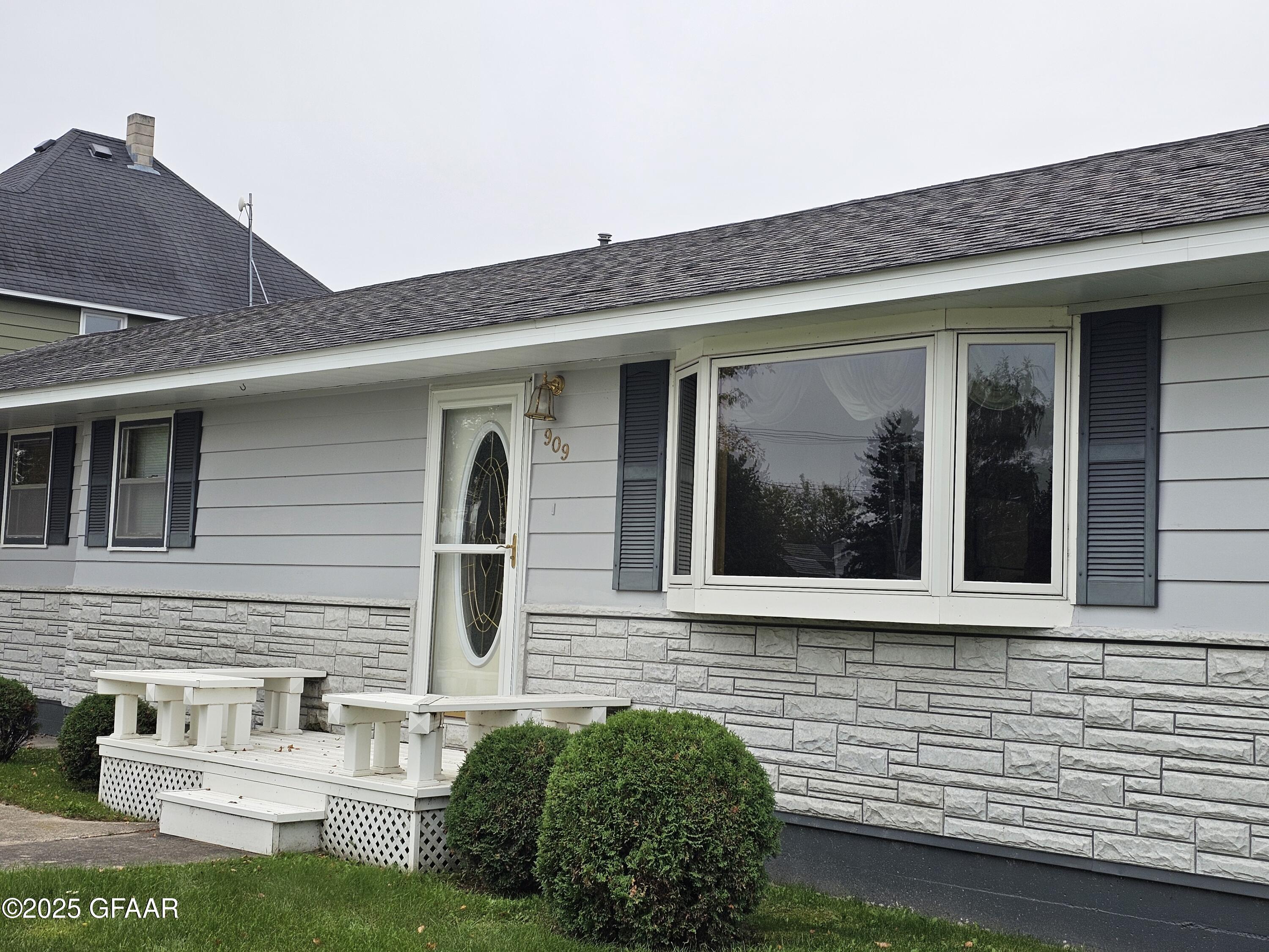 property viewer photo 3