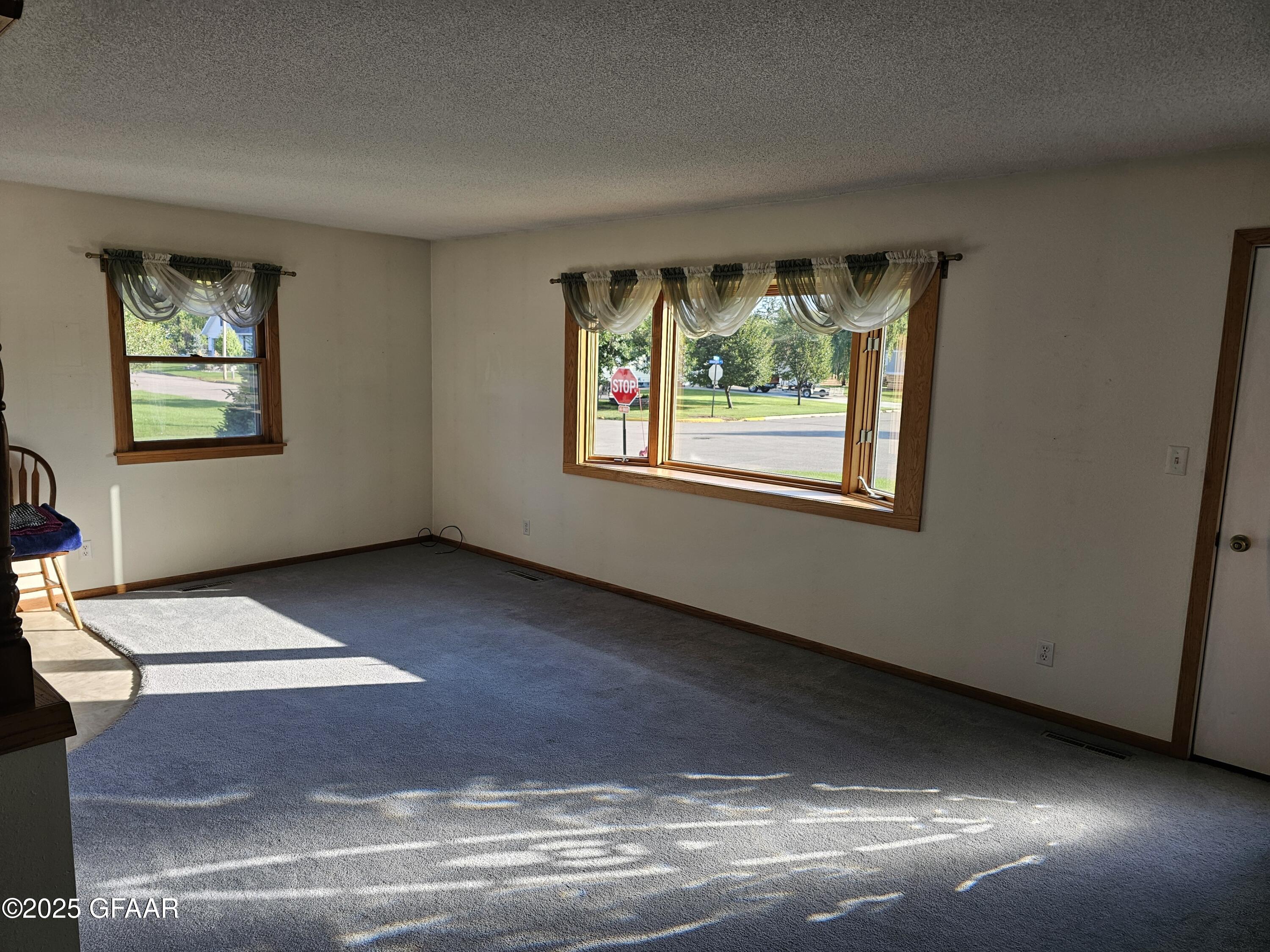property viewer photo 4