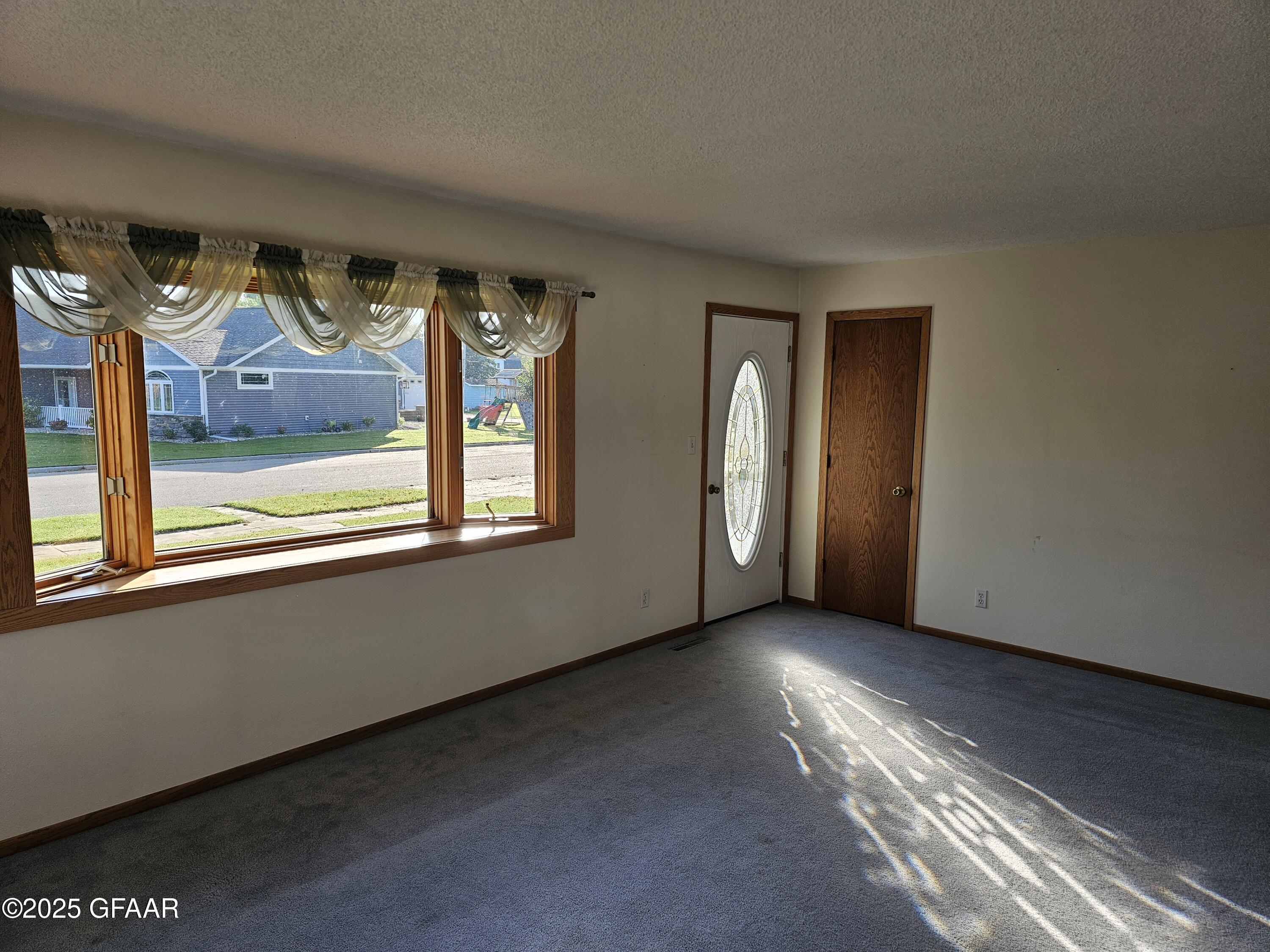 property viewer photo 5