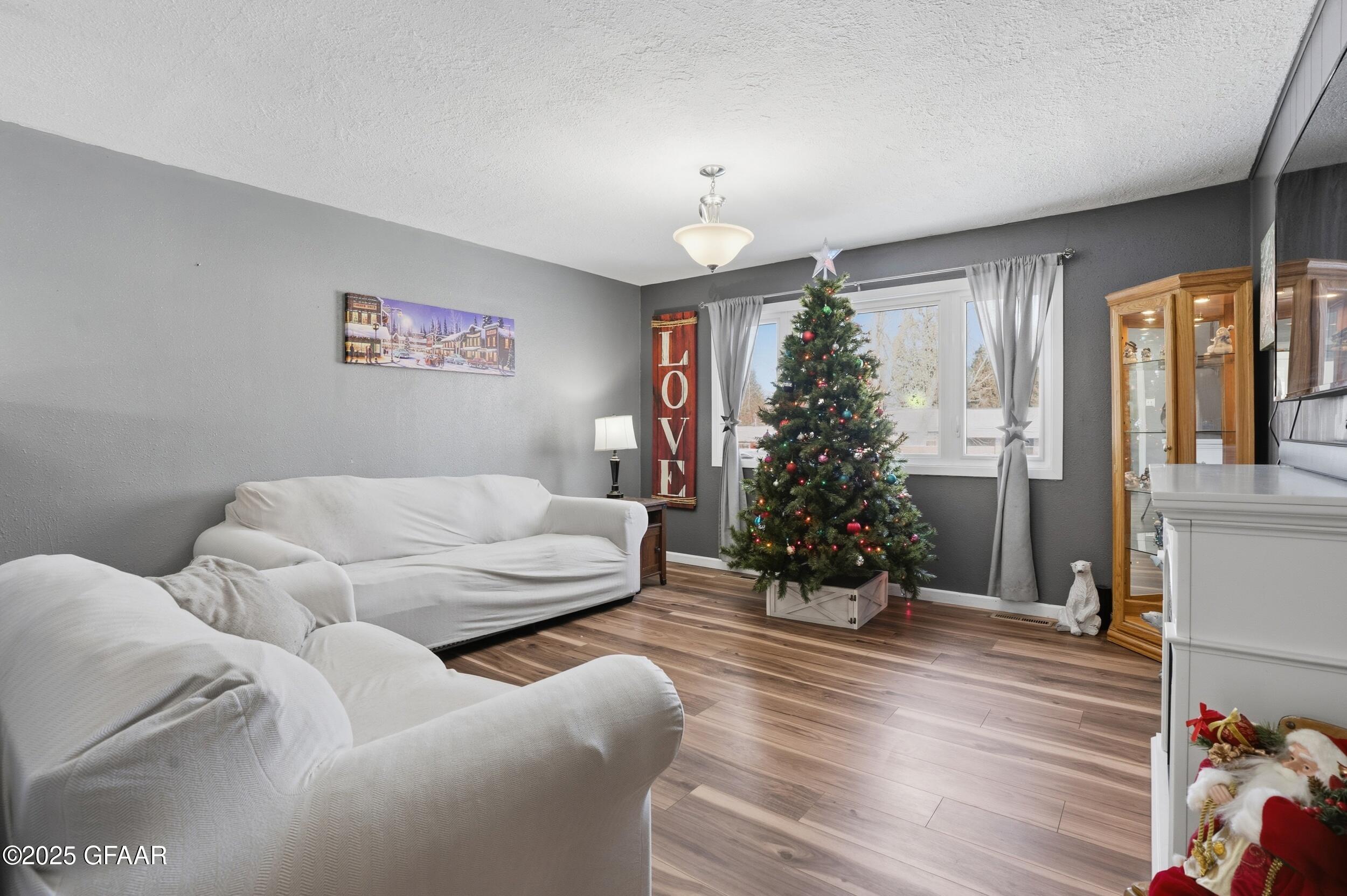 property viewer photo 10