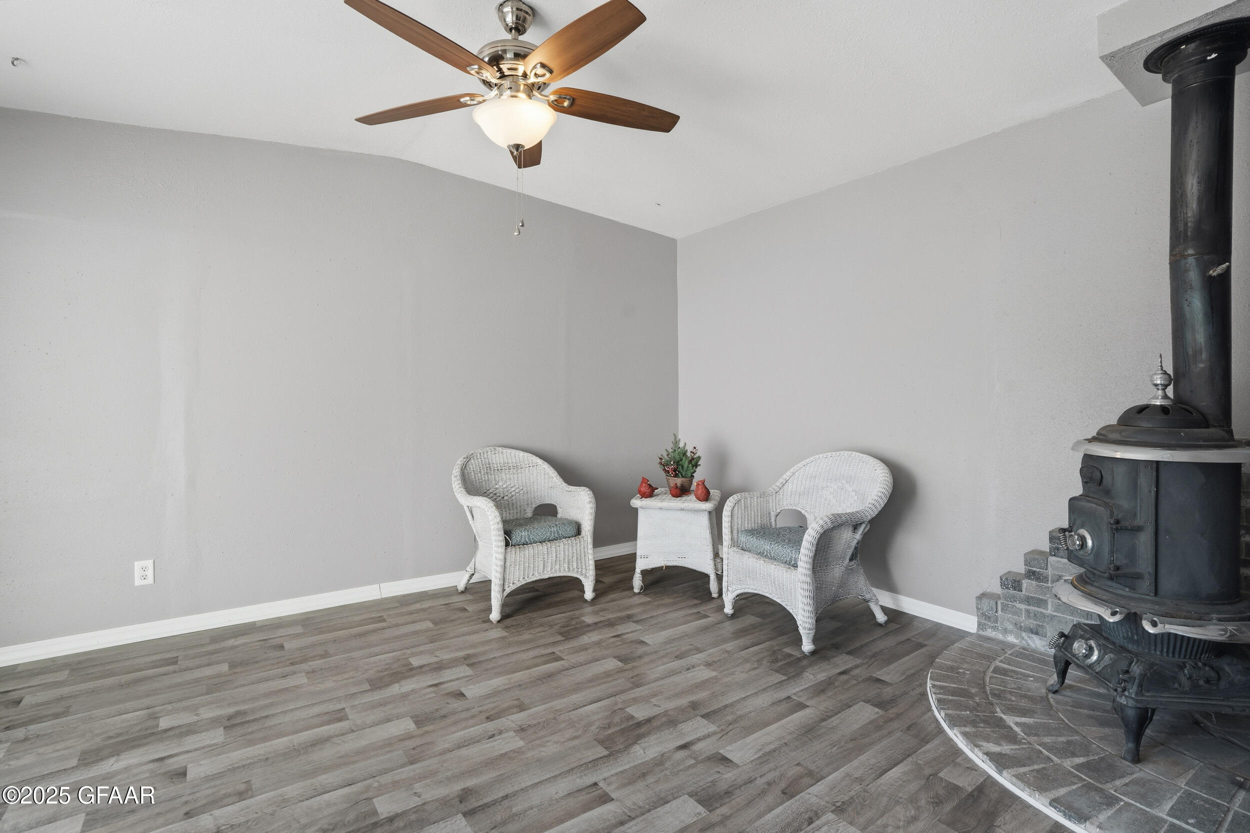 property viewer photo 12
