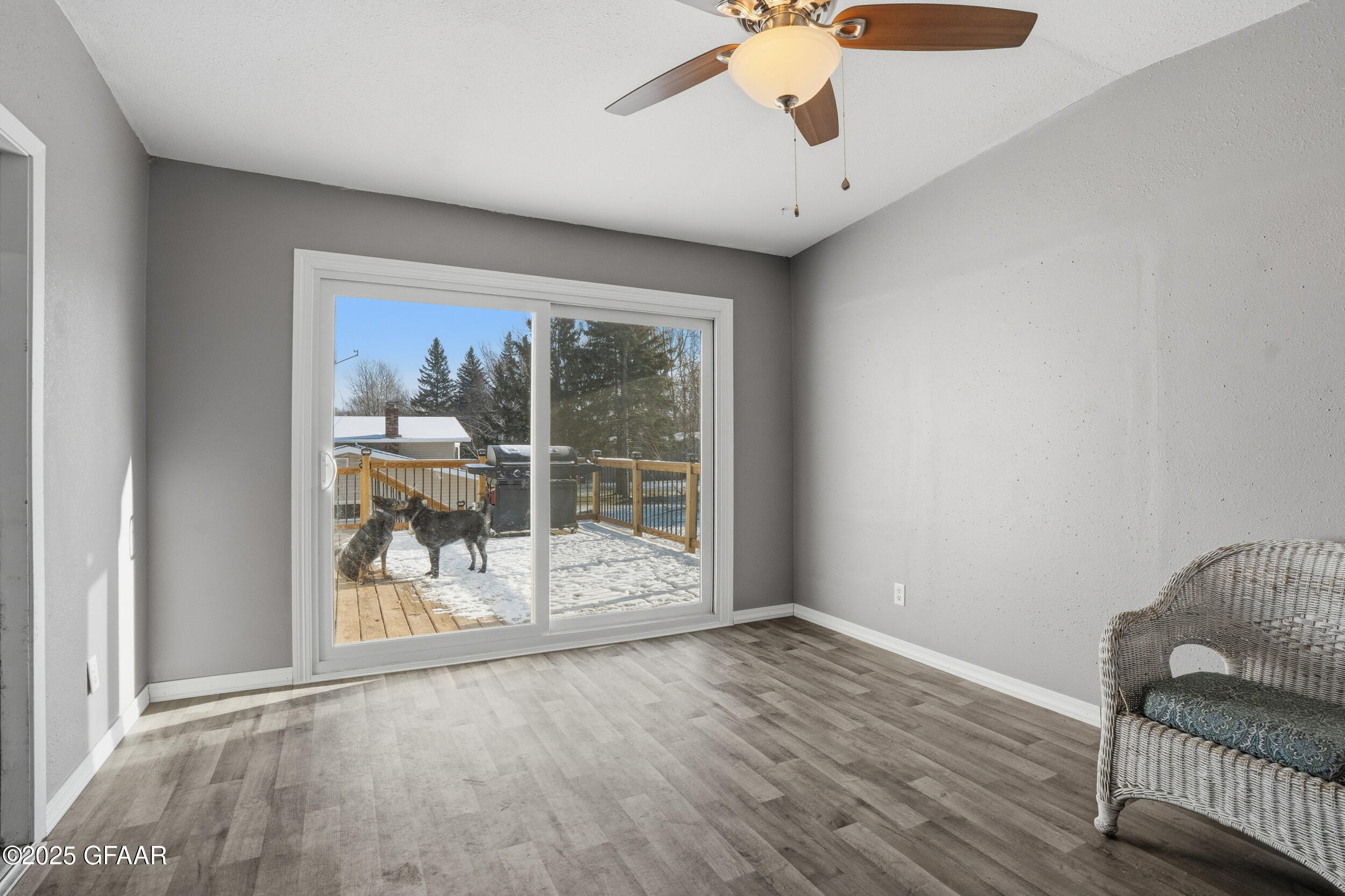 property viewer photo 13