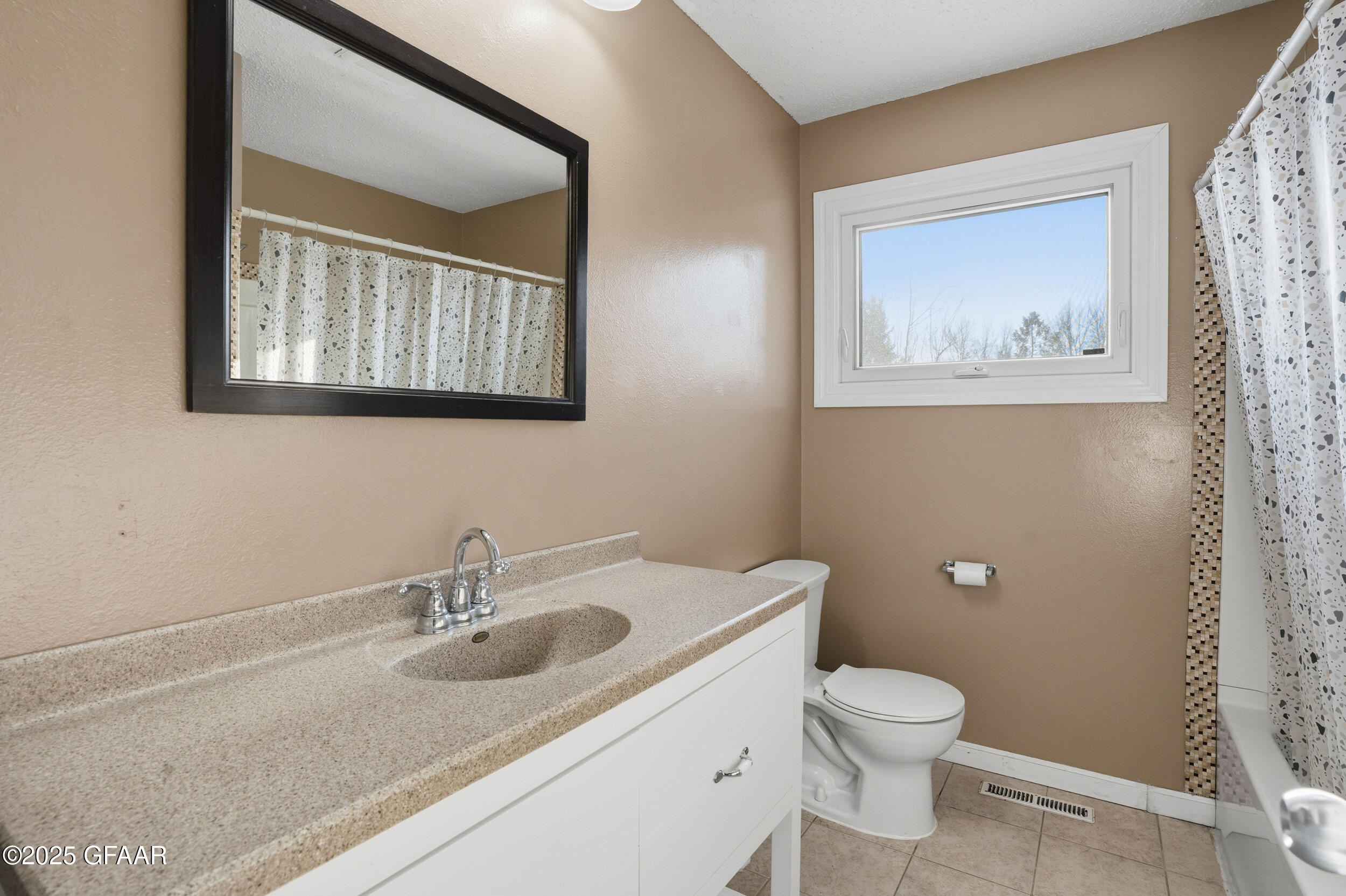property viewer photo 14
