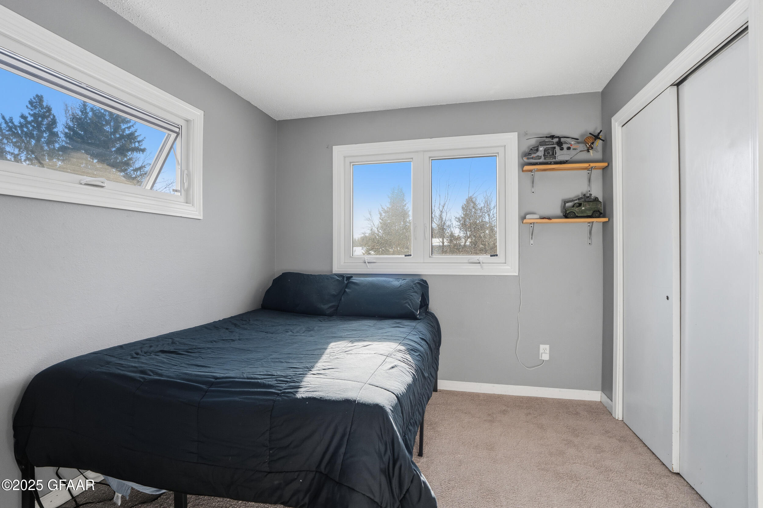 property viewer photo 18