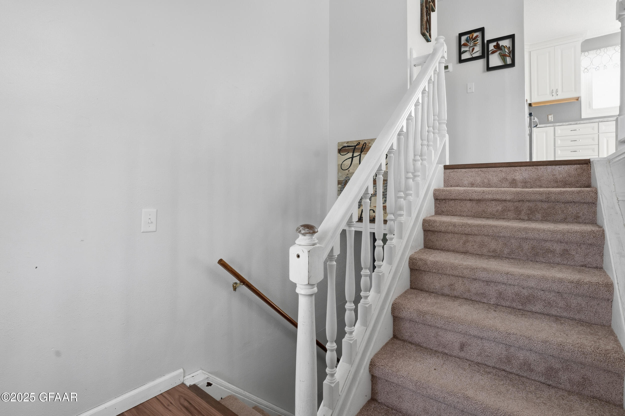 property viewer photo 3