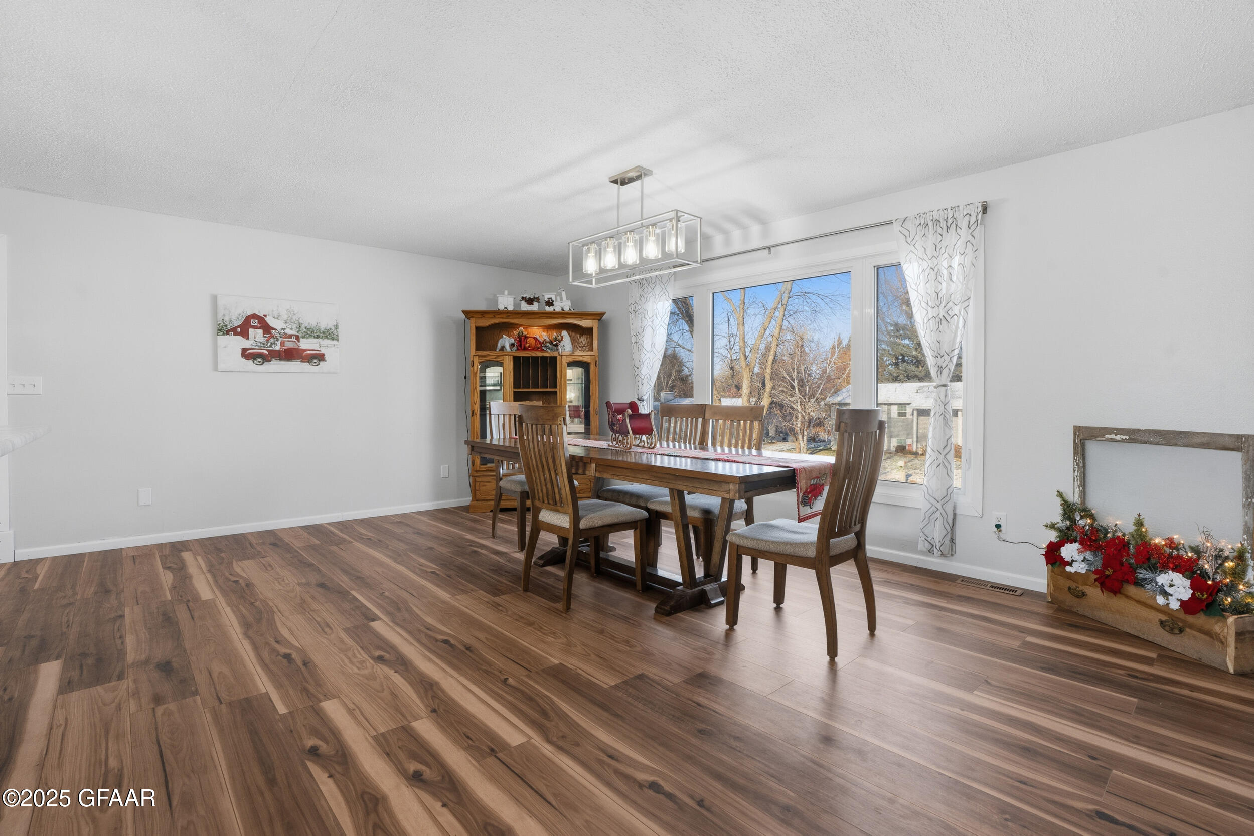 property viewer photo 4