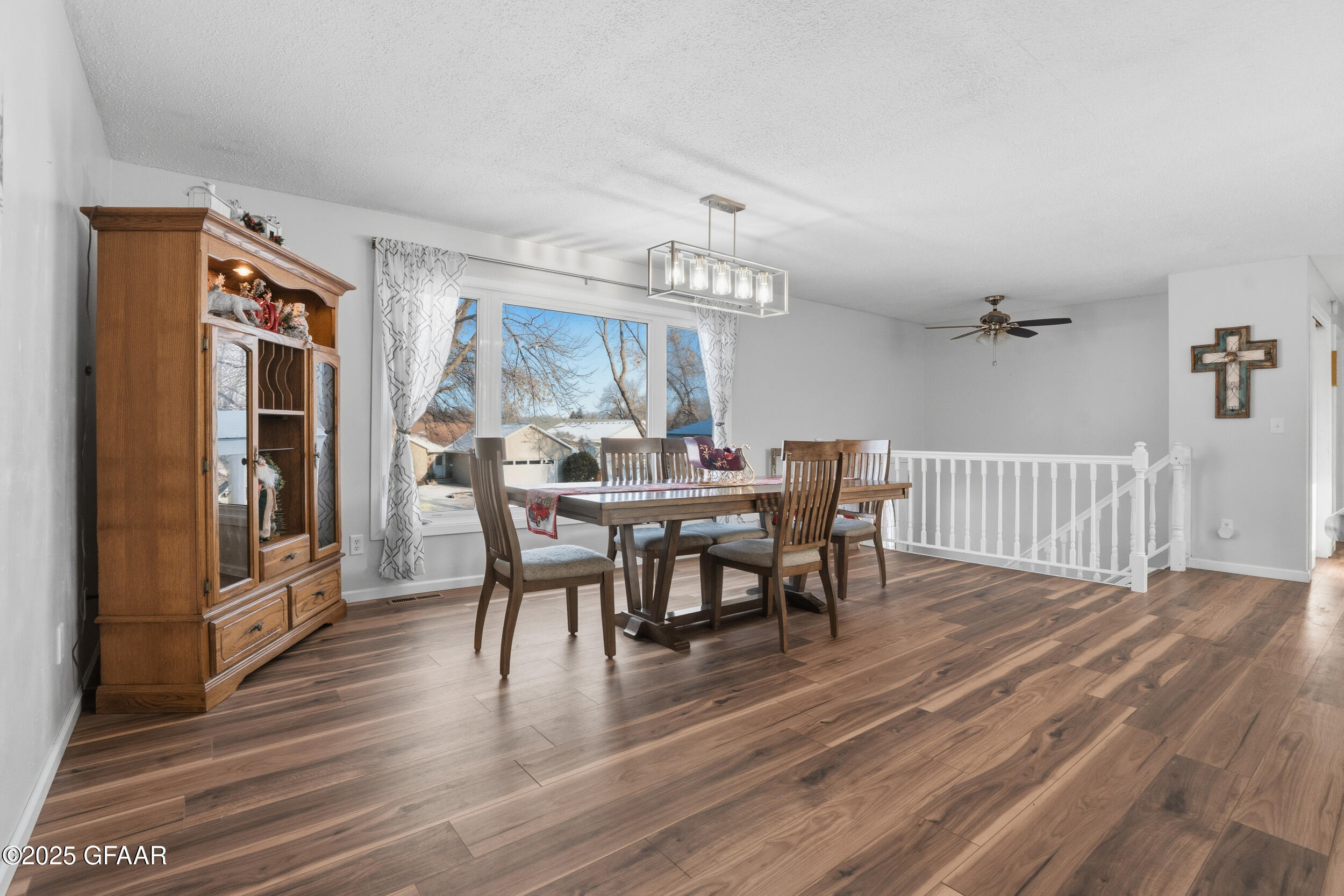 property viewer photo 5